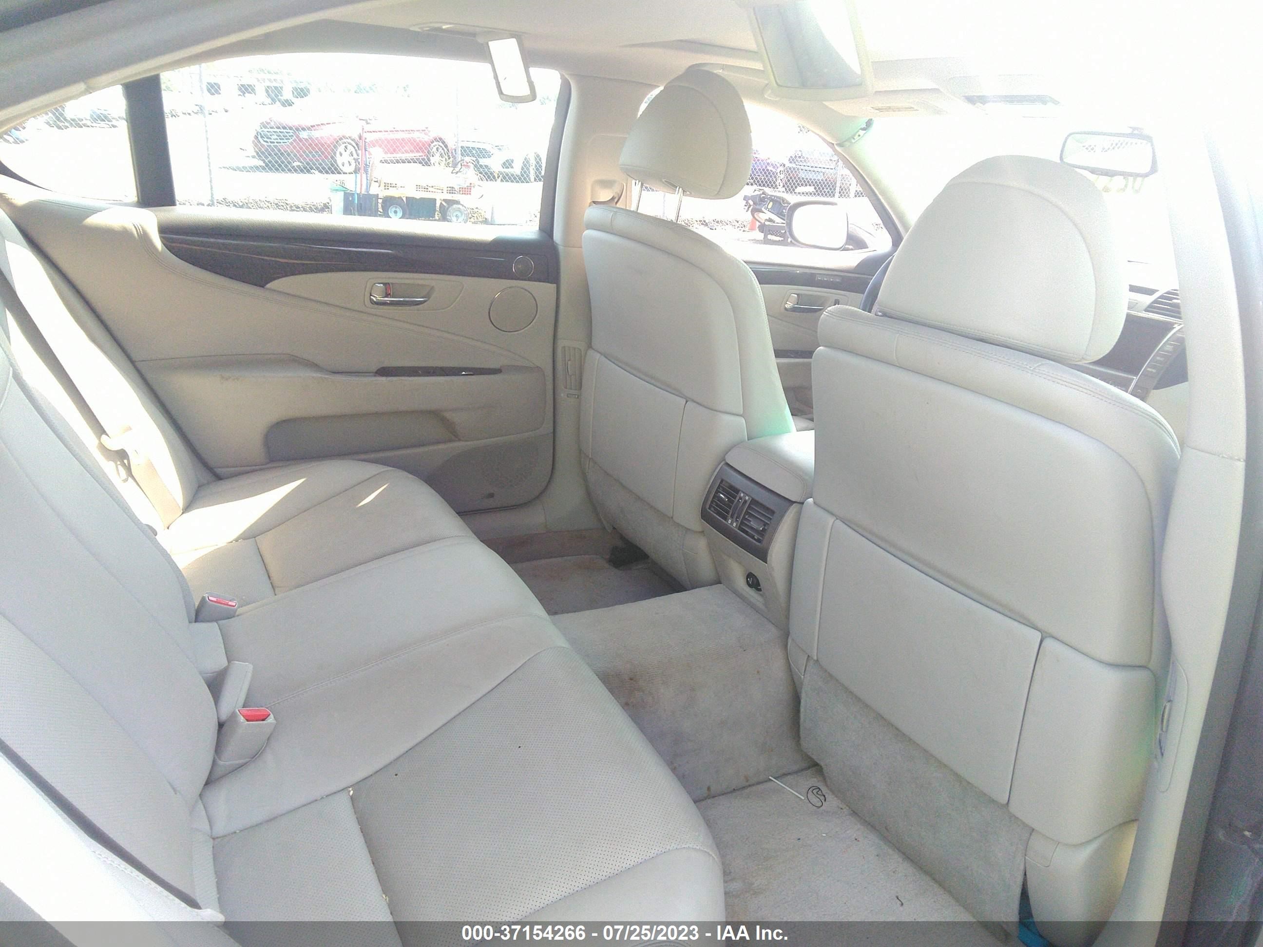 Photo 7 VIN: JTHGL46F375014270 - LEXUS LS 