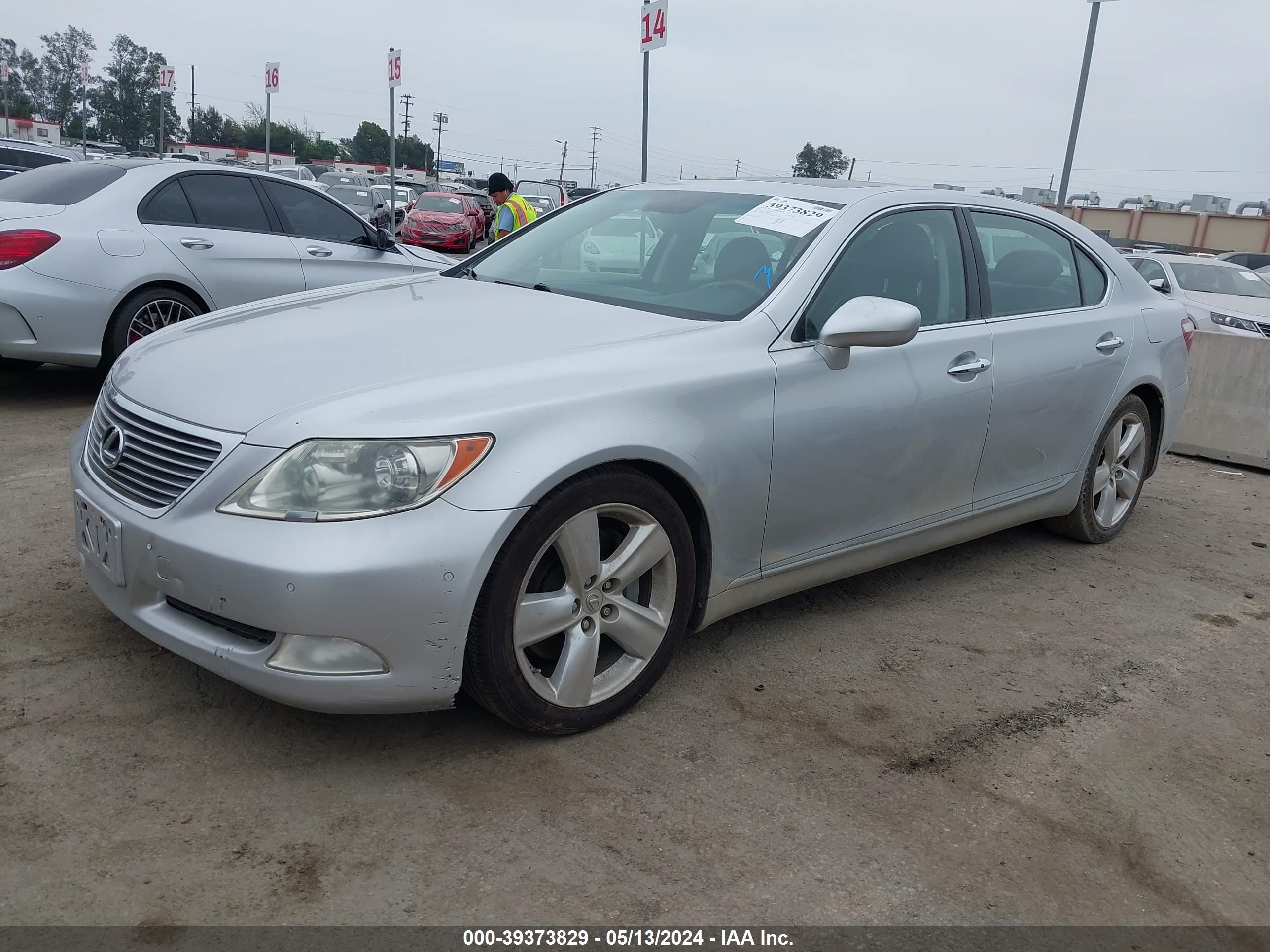 Photo 1 VIN: JTHGL46F385030440 - LEXUS LS 