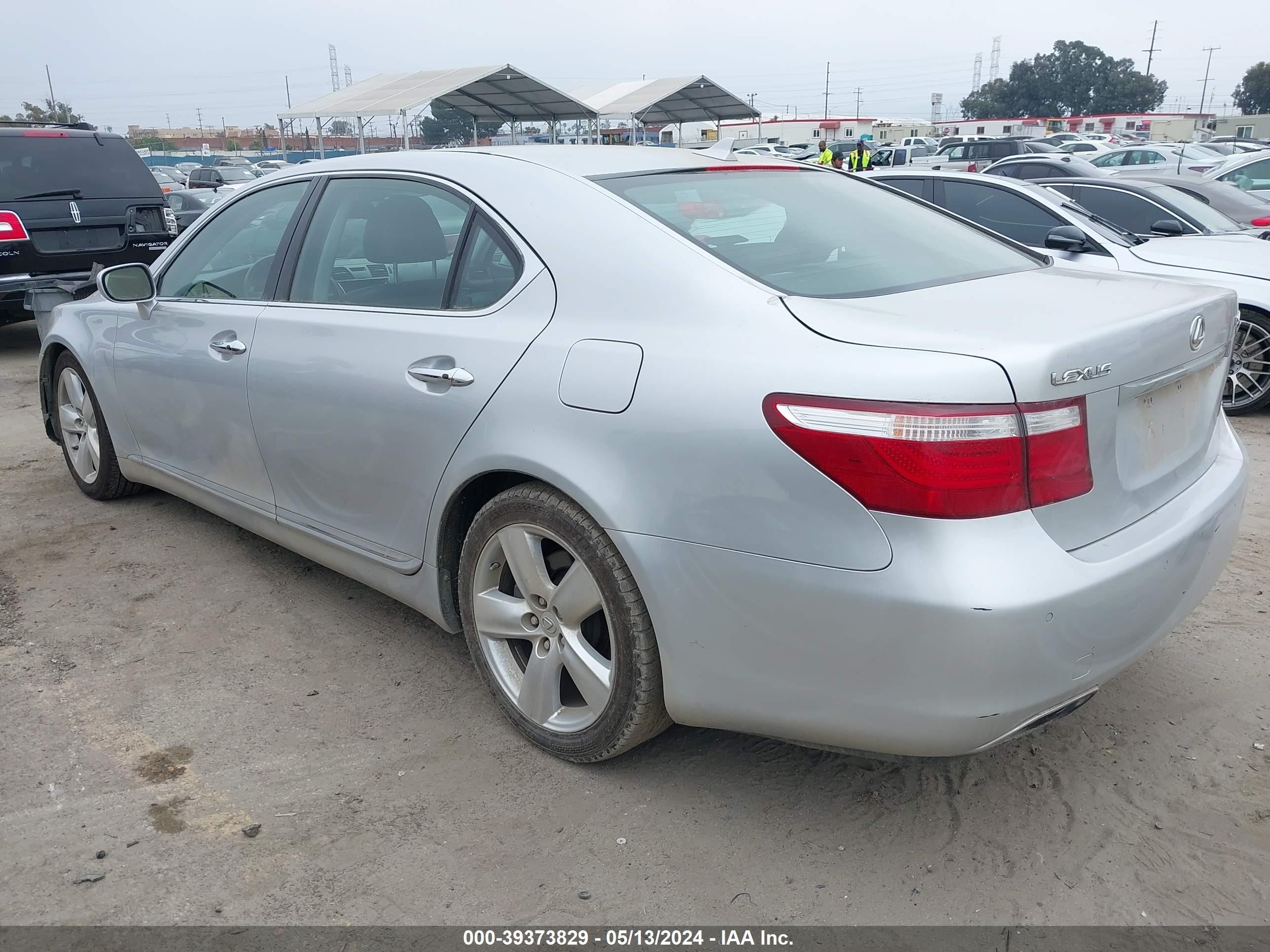 Photo 2 VIN: JTHGL46F385030440 - LEXUS LS 