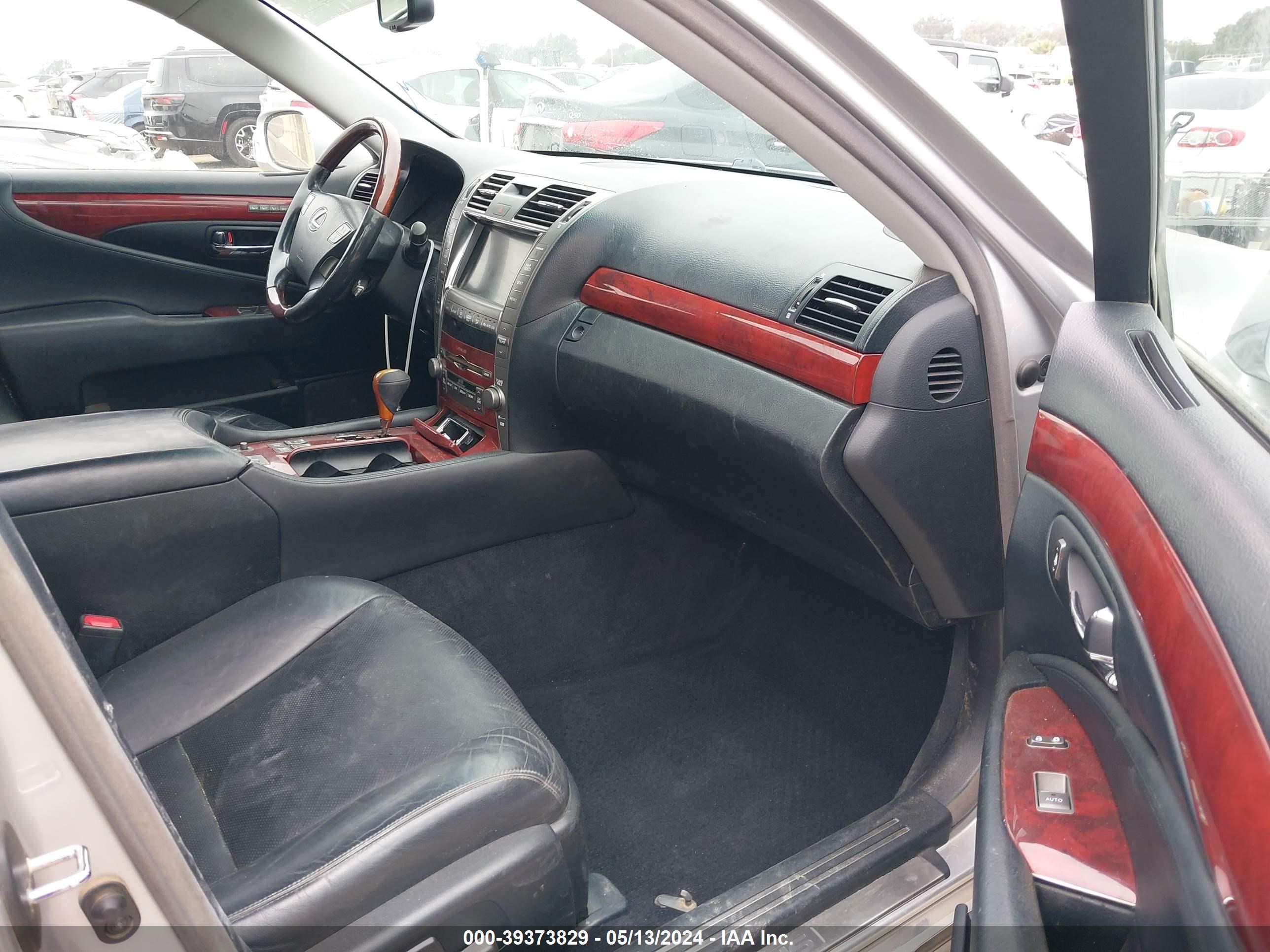 Photo 4 VIN: JTHGL46F385030440 - LEXUS LS 