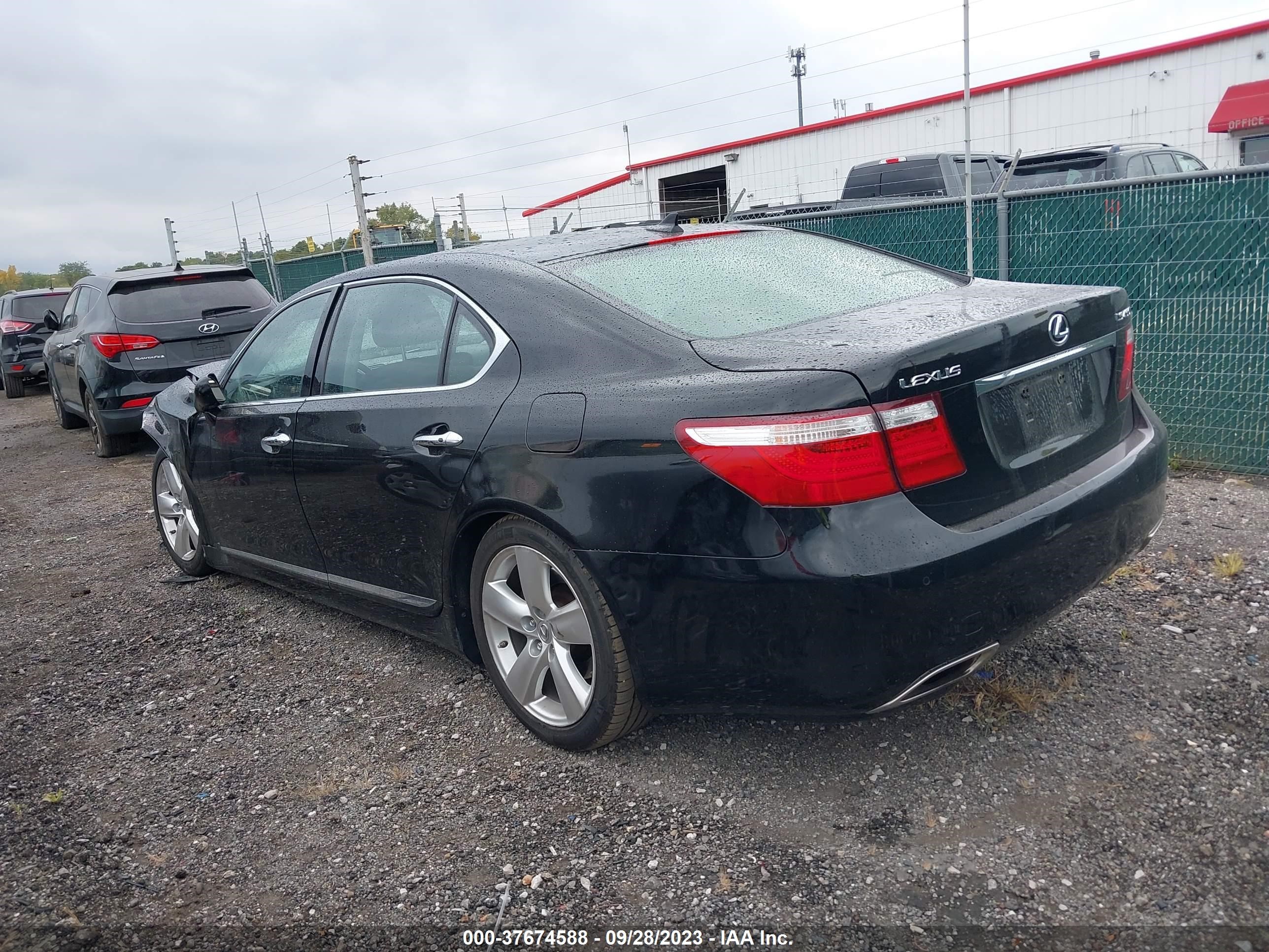 Photo 2 VIN: JTHGL46F475013127 - LEXUS LS 