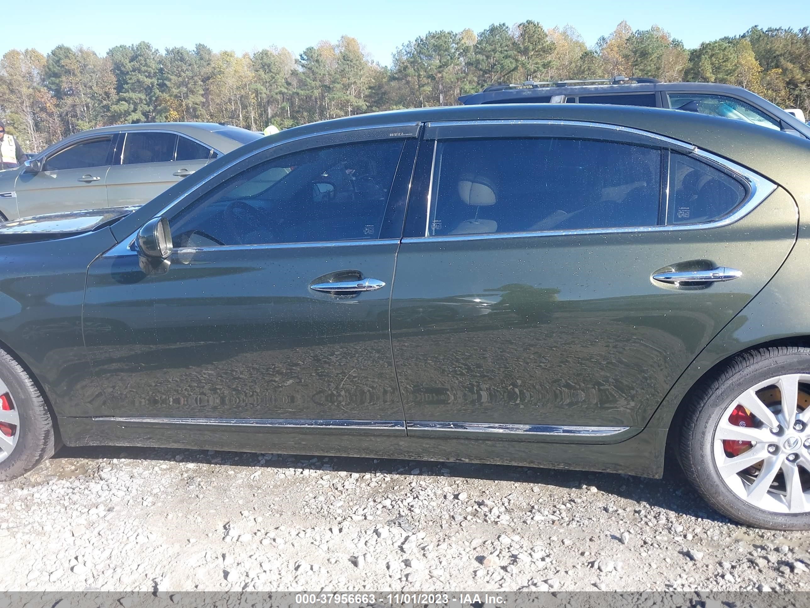 Photo 13 VIN: JTHGL46F675013498 - LEXUS LS 