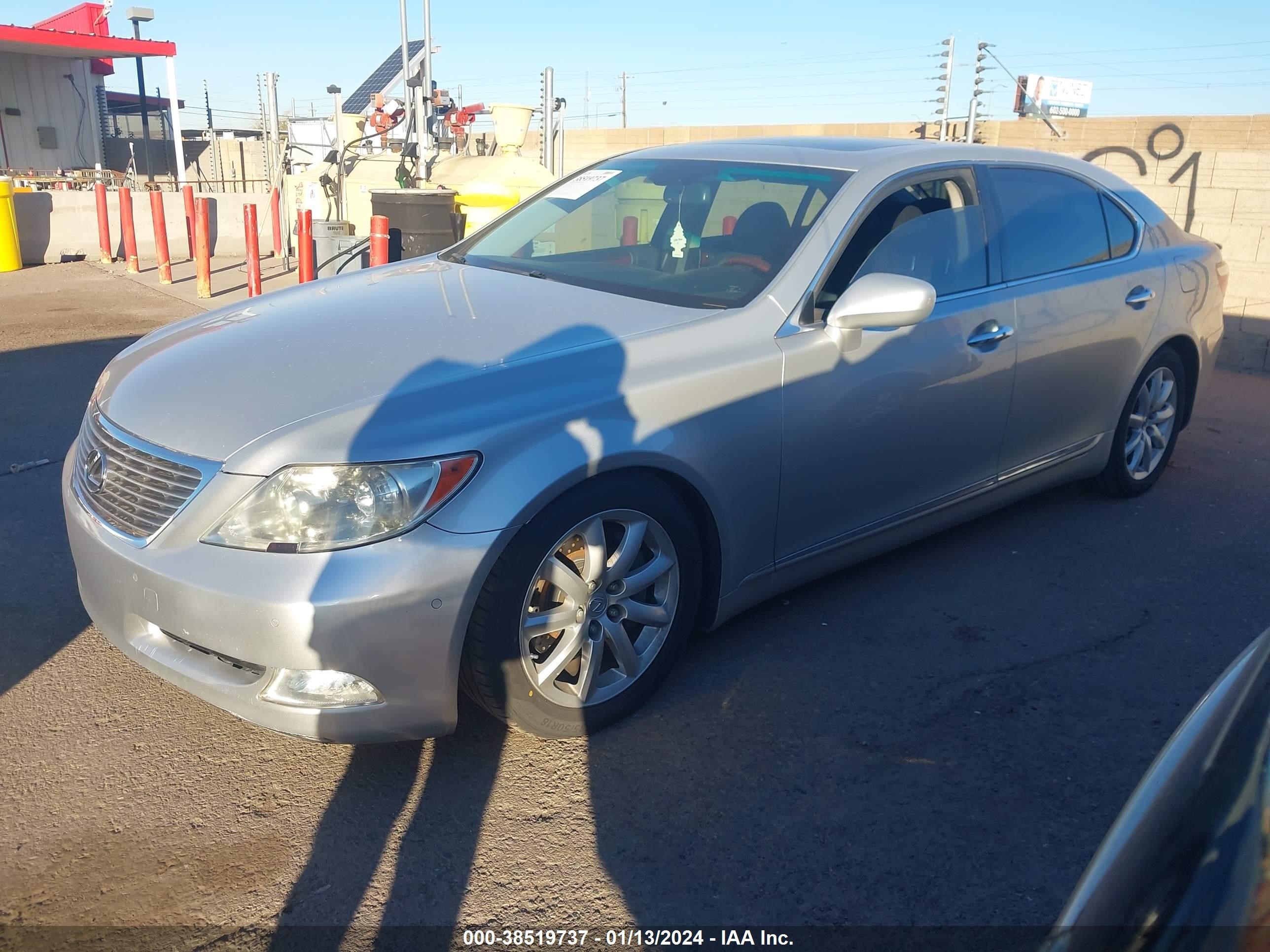 Photo 1 VIN: JTHGL46F785023071 - LEXUS LS 