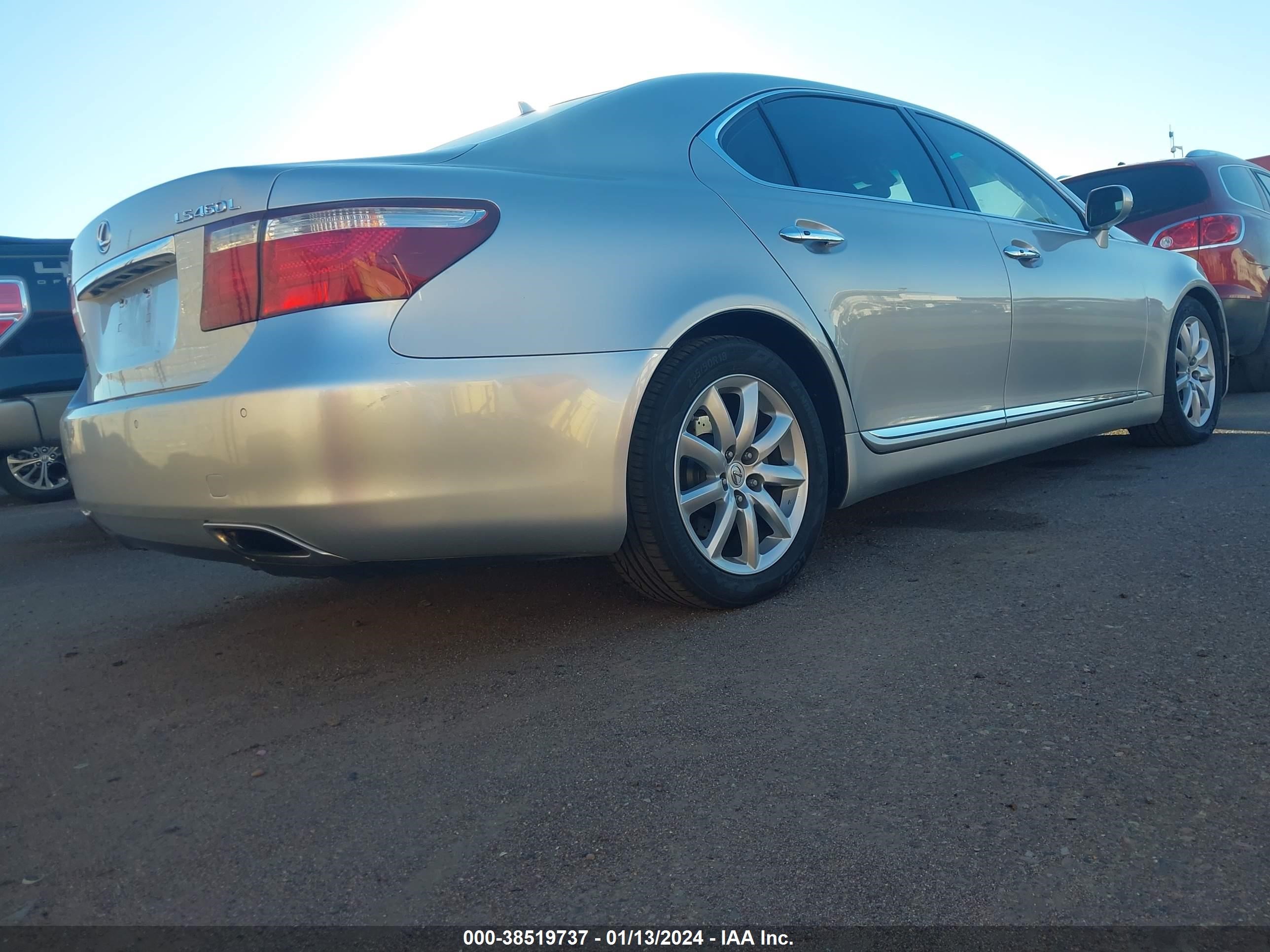 Photo 3 VIN: JTHGL46F785023071 - LEXUS LS 