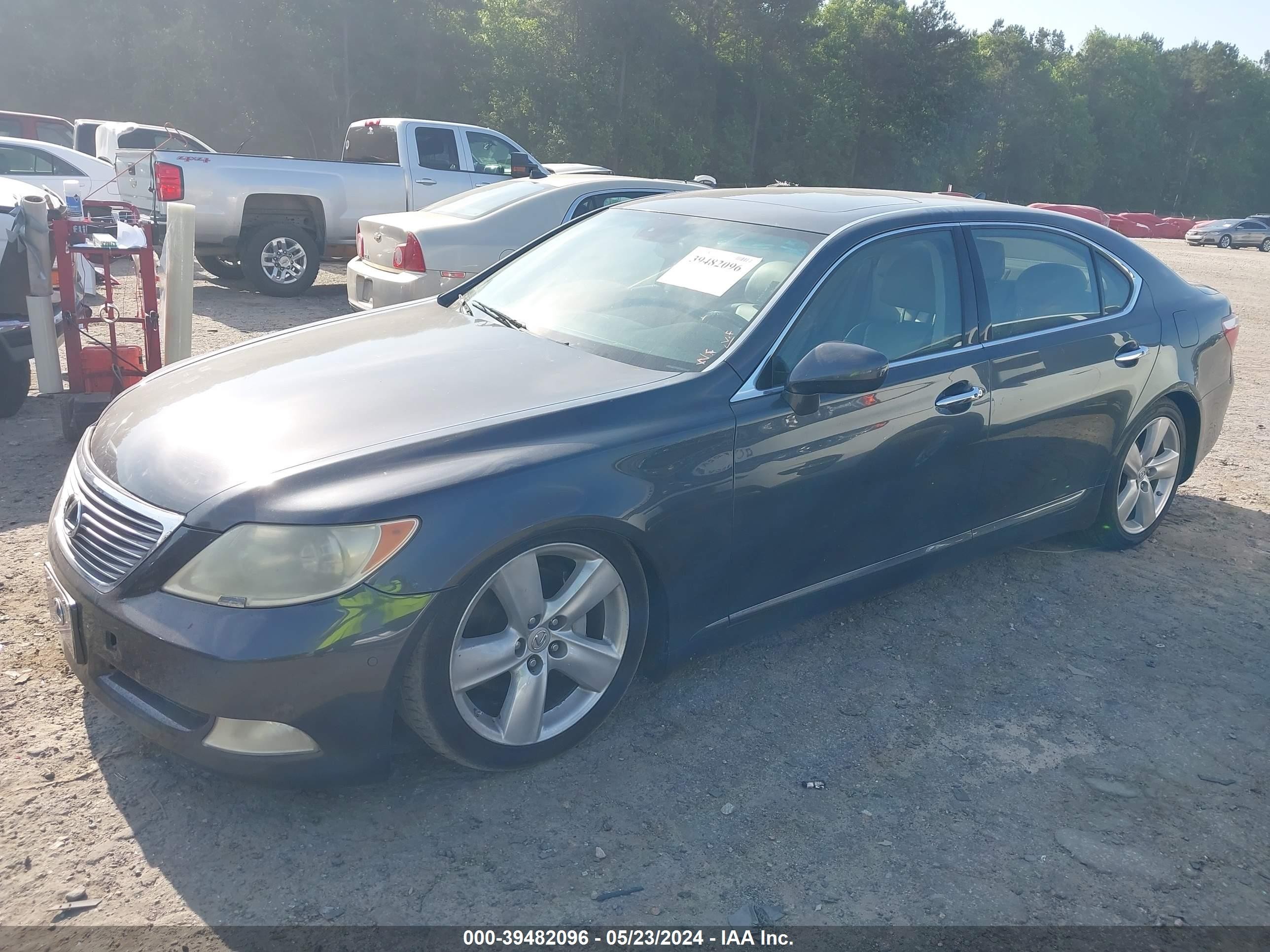 Photo 1 VIN: JTHGL46F885026867 - LEXUS LS 