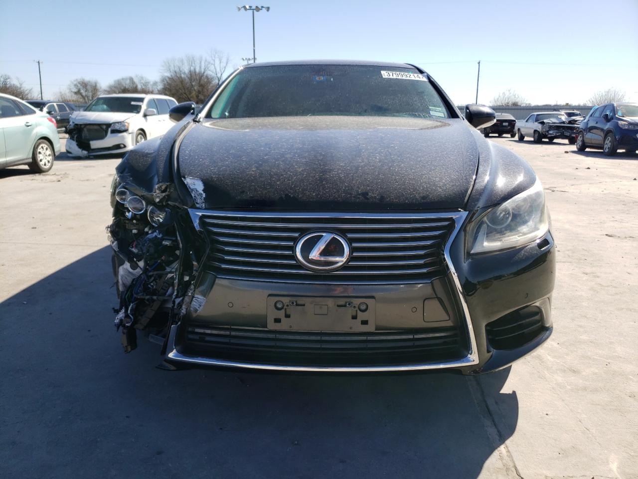 Photo 4 VIN: JTHGL5EF3D5049815 - LEXUS LS 