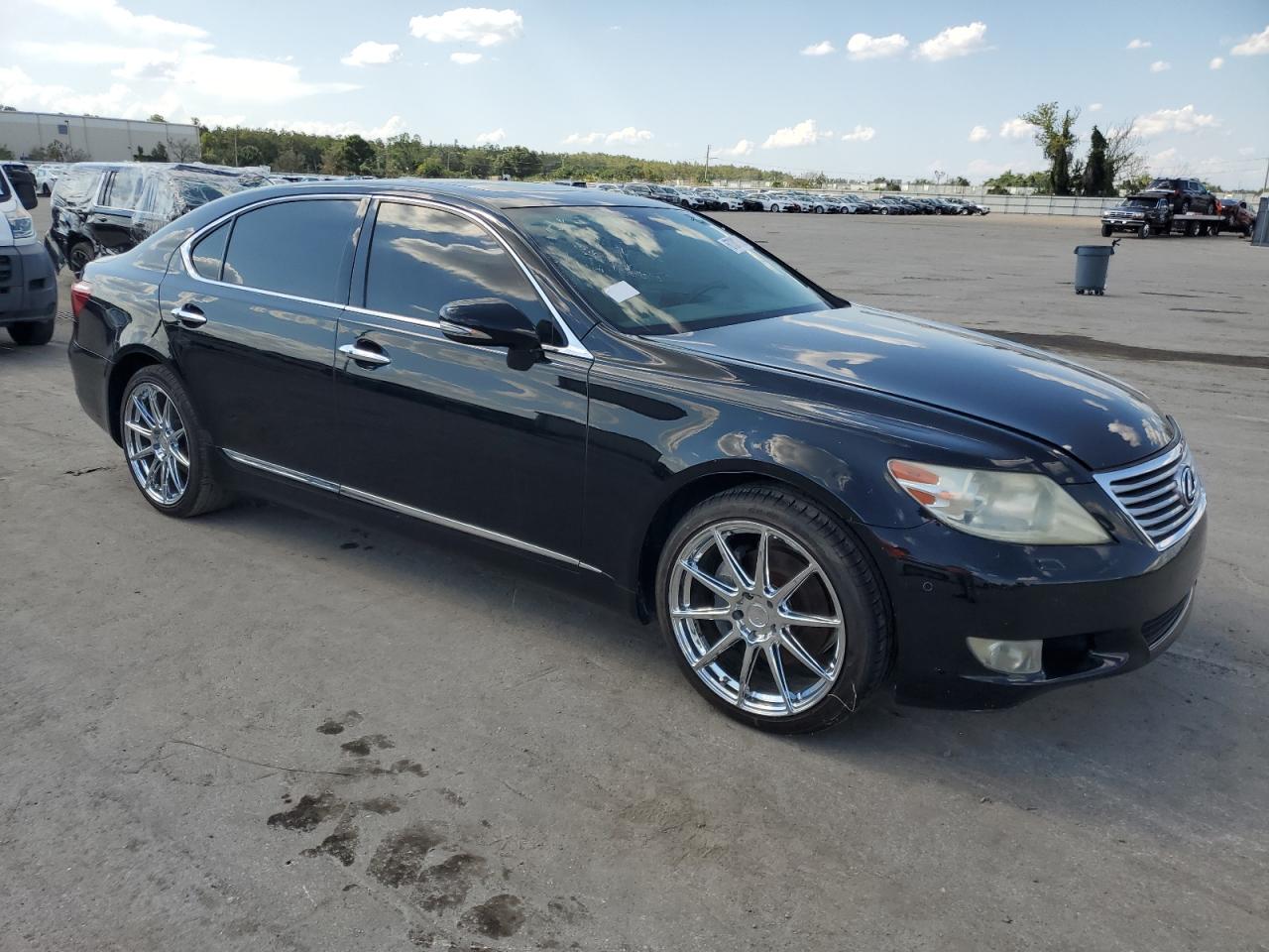 Photo 3 VIN: JTHGL5EF5C5045862 - LEXUS LS 