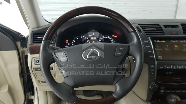 Photo 12 VIN: JTHGM46F375020258 - LEXUS LS 460 