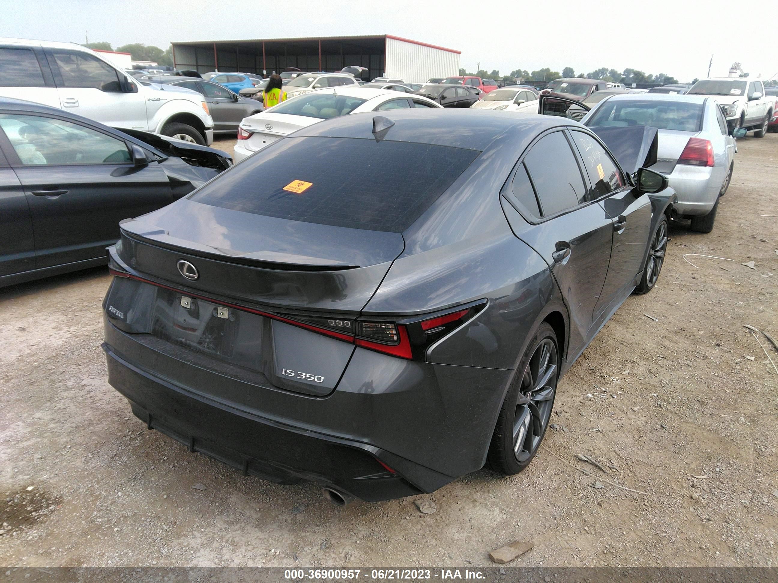 Photo 3 VIN: JTHGZ1B23P5058981 - LEXUS IS 