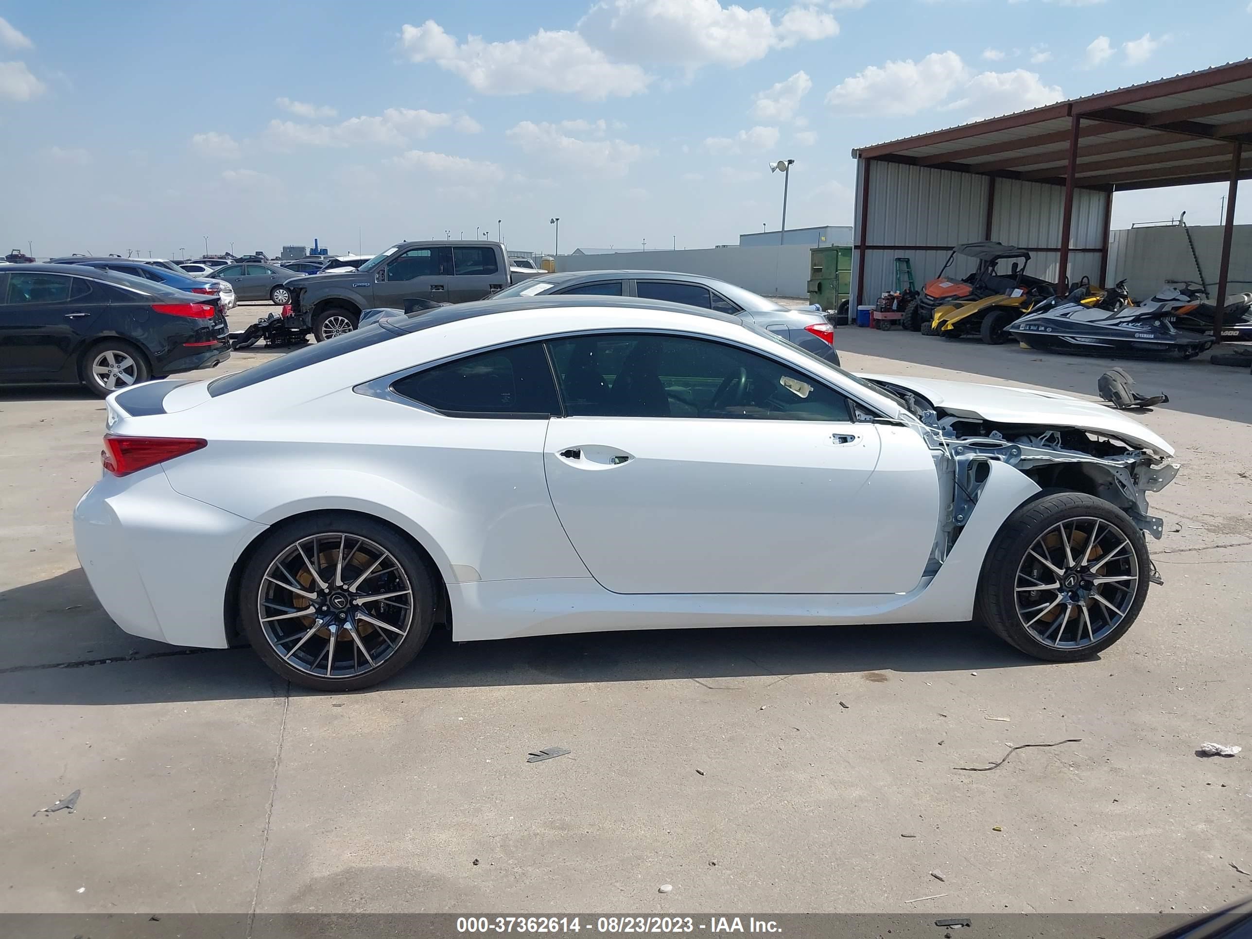 Photo 13 VIN: JTHHP5BC0F5003770 - LEXUS RC F 