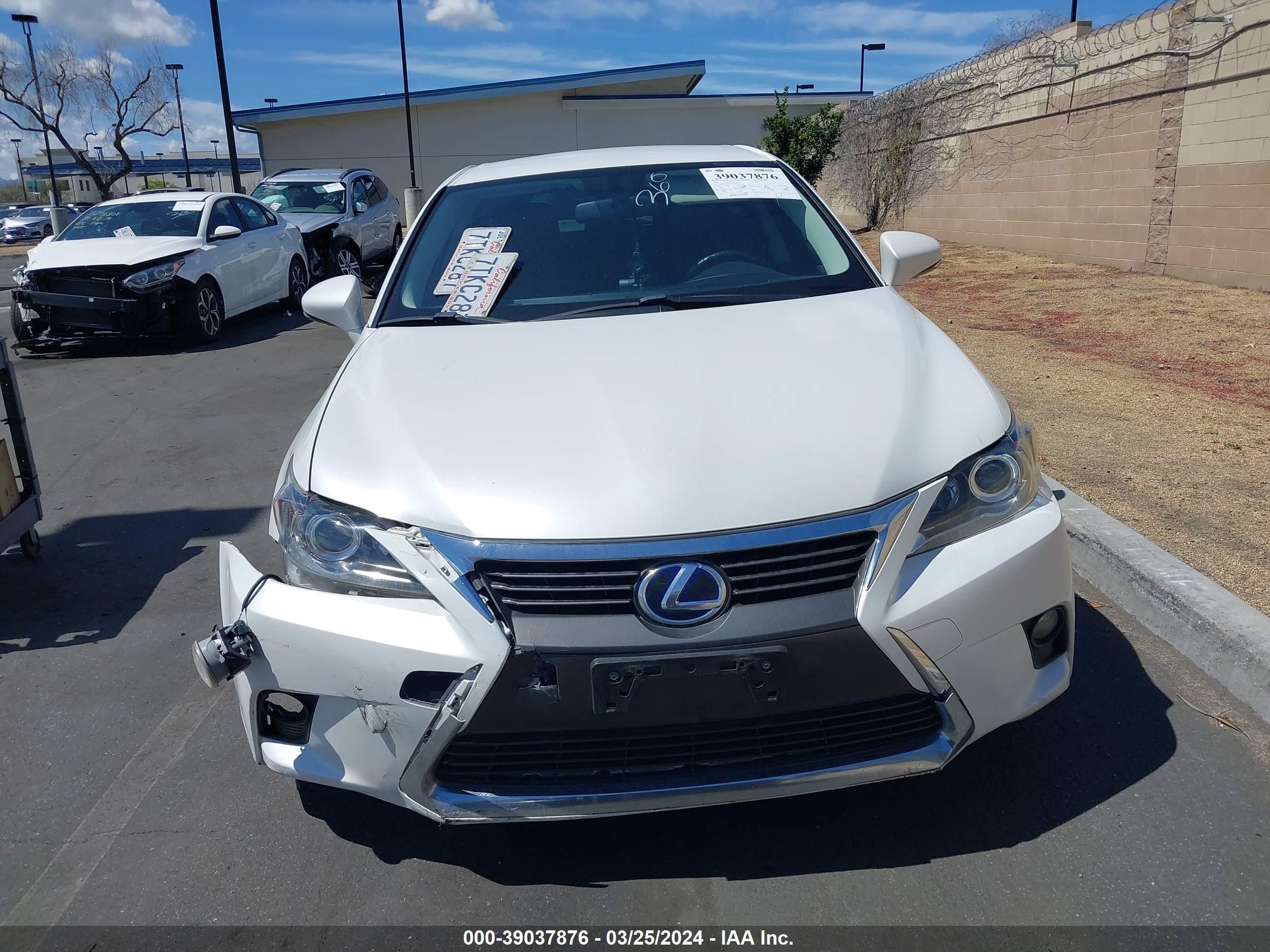 Photo 11 VIN: JTHKD5BH3G2278529 - LEXUS CT 