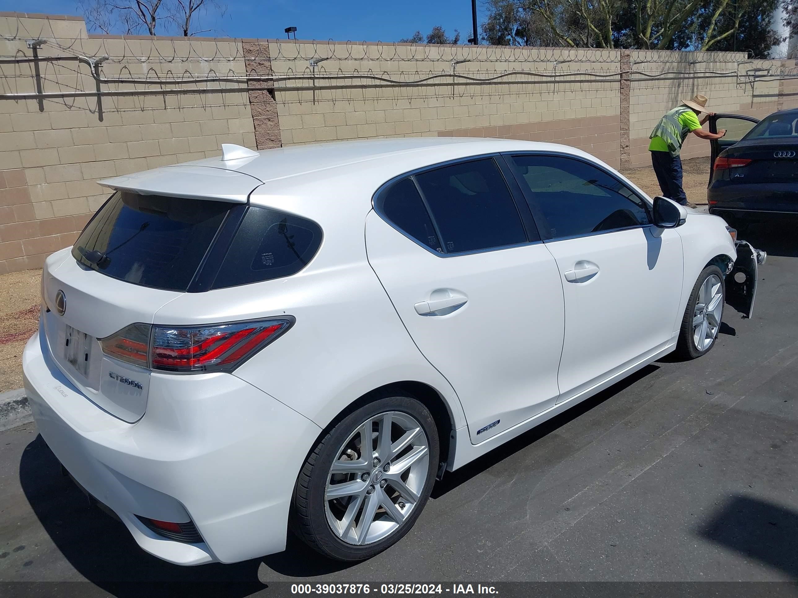 Photo 3 VIN: JTHKD5BH3G2278529 - LEXUS CT 