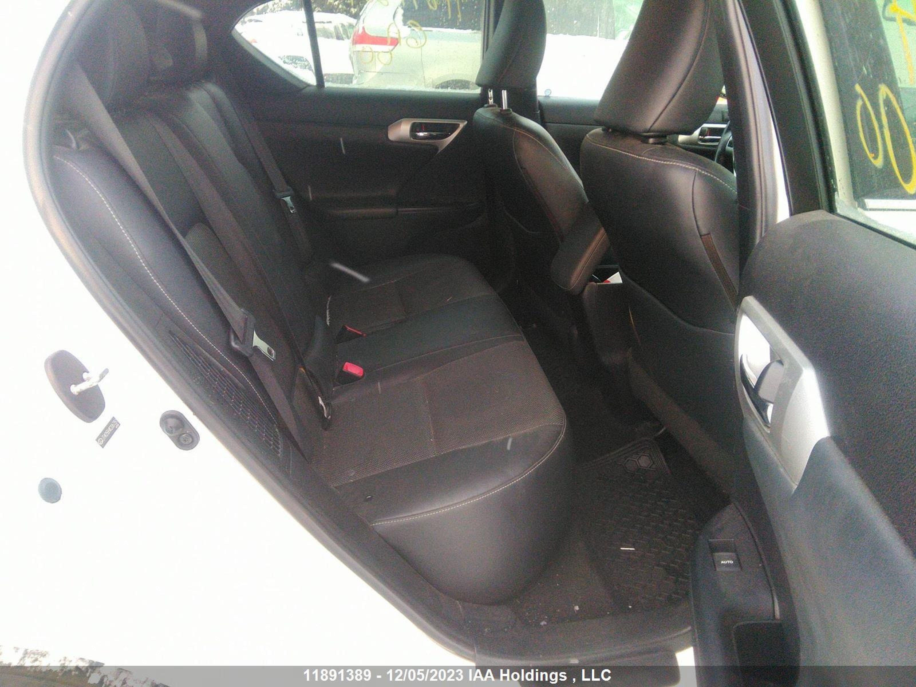 Photo 7 VIN: JTHKD5BH4C2067351 - LEXUS CT 