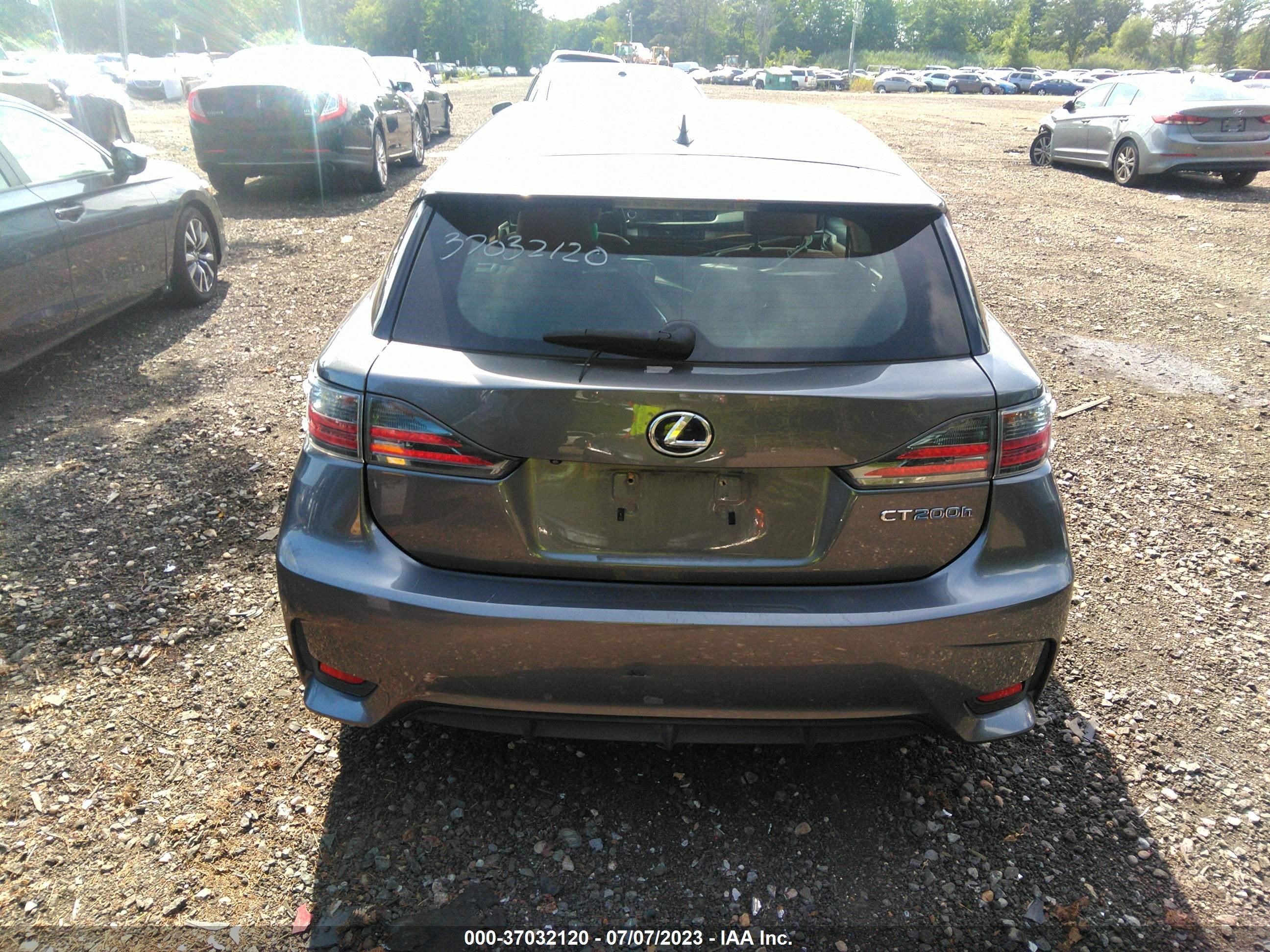 Photo 15 VIN: JTHKD5BH4E2202637 - LEXUS CT 