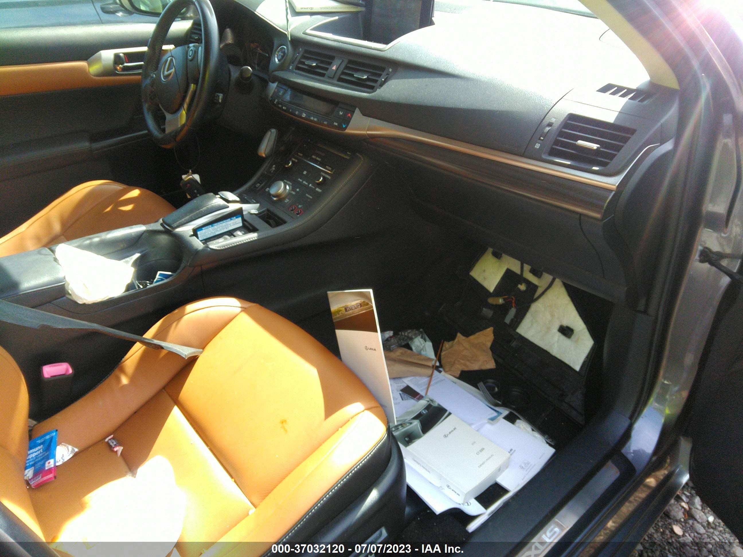 Photo 4 VIN: JTHKD5BH4E2202637 - LEXUS CT 