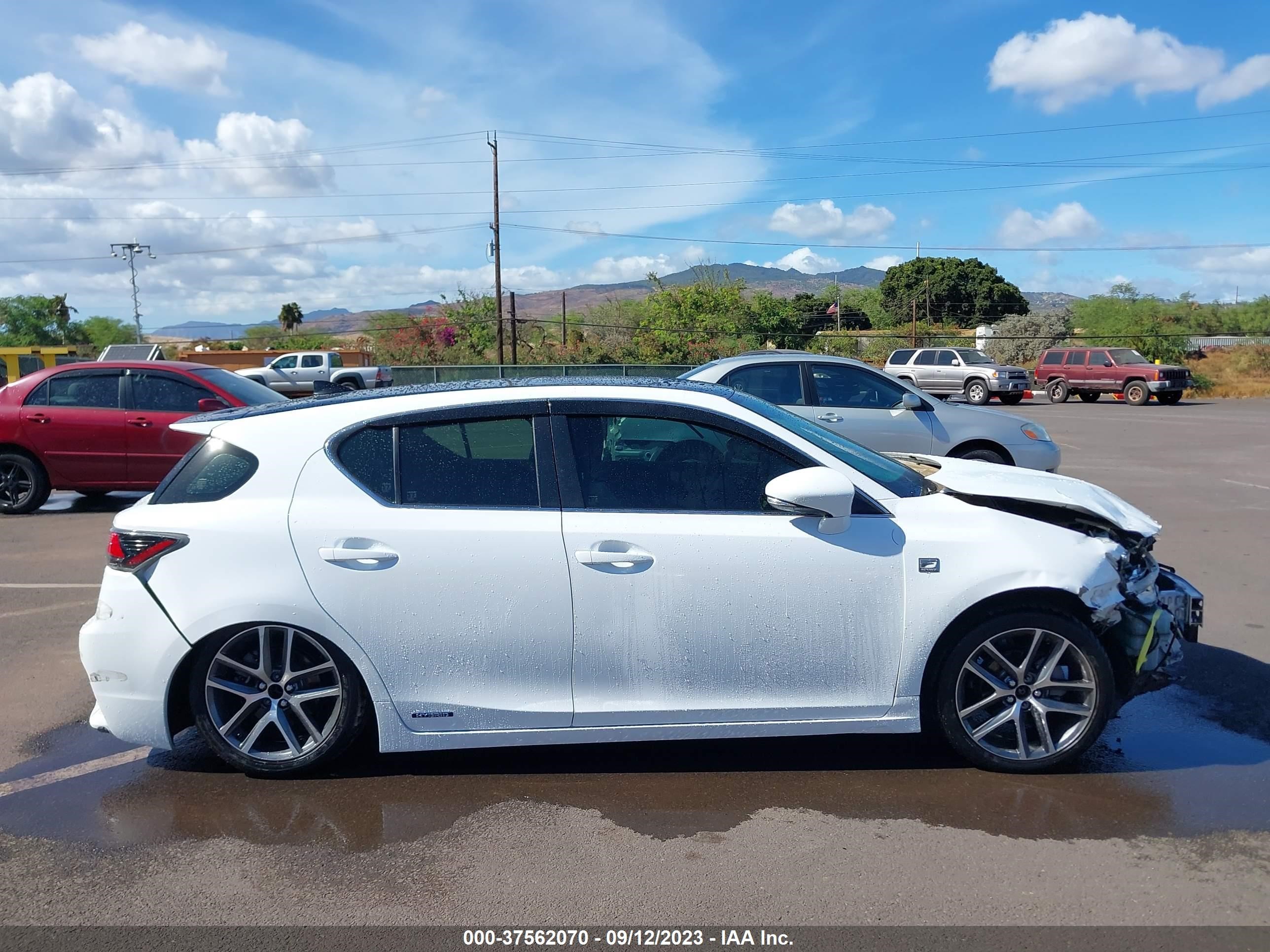 Photo 13 VIN: JTHKD5BH5F2245448 - LEXUS CT 