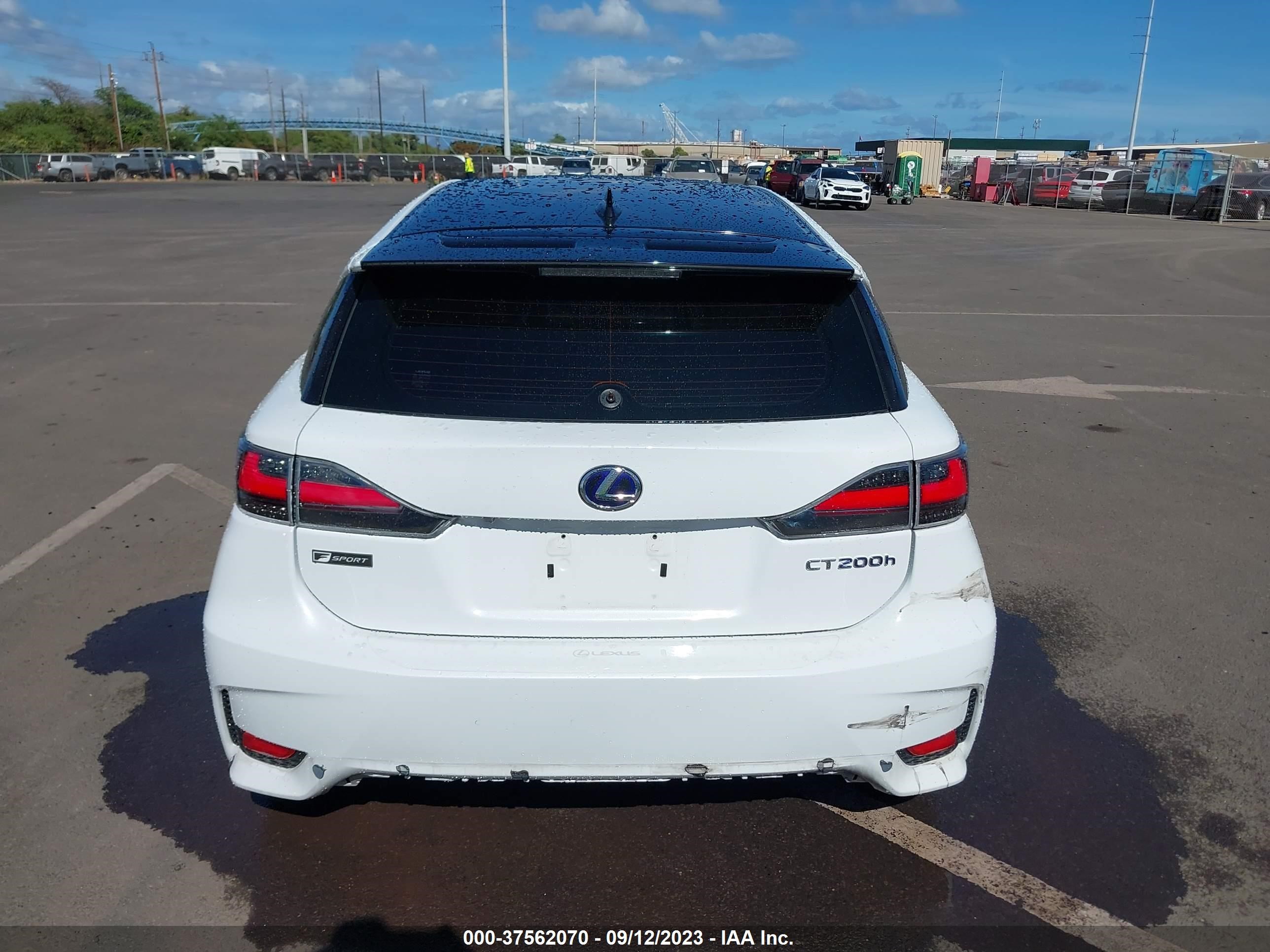 Photo 16 VIN: JTHKD5BH5F2245448 - LEXUS CT 