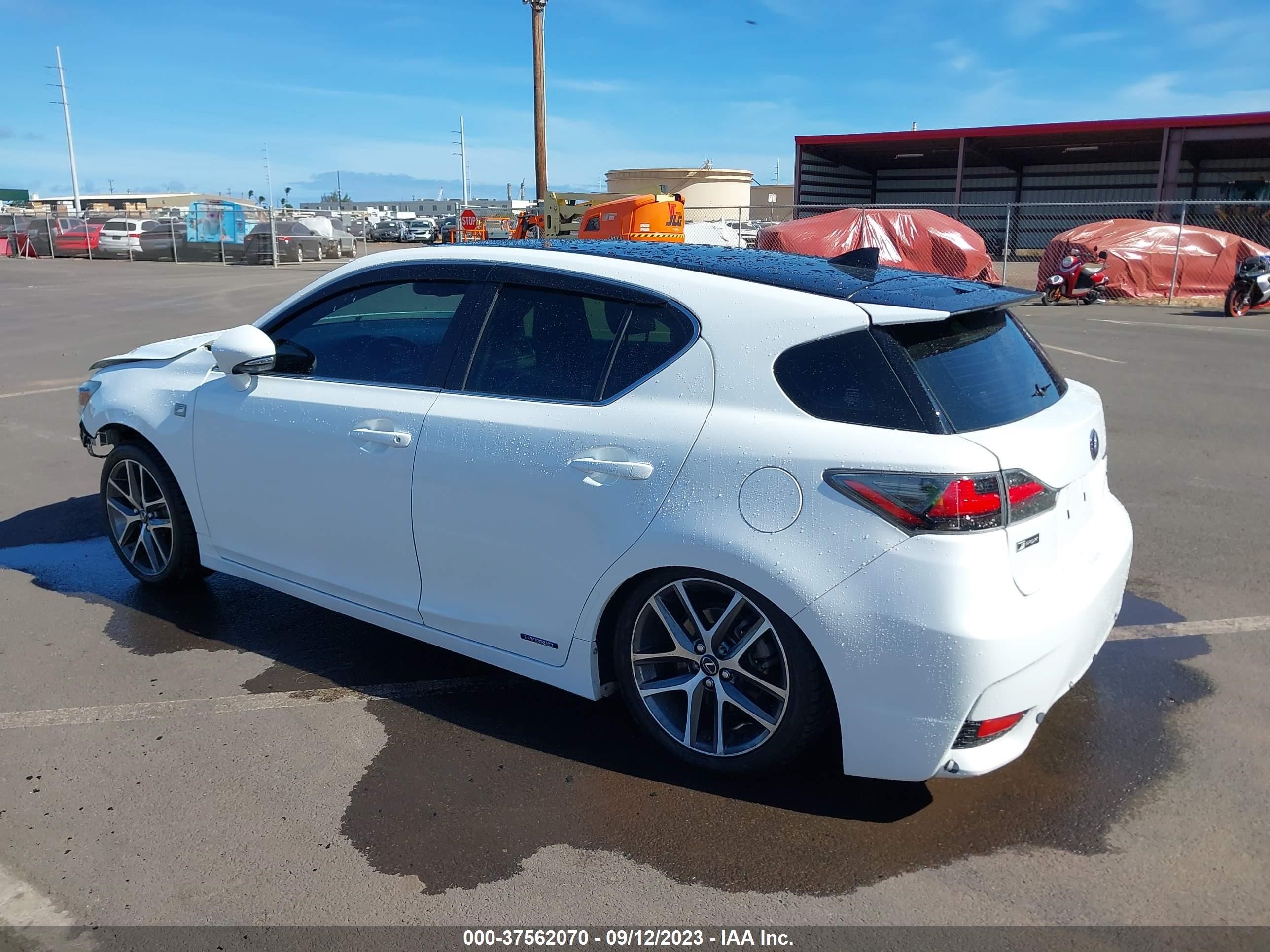 Photo 2 VIN: JTHKD5BH5F2245448 - LEXUS CT 