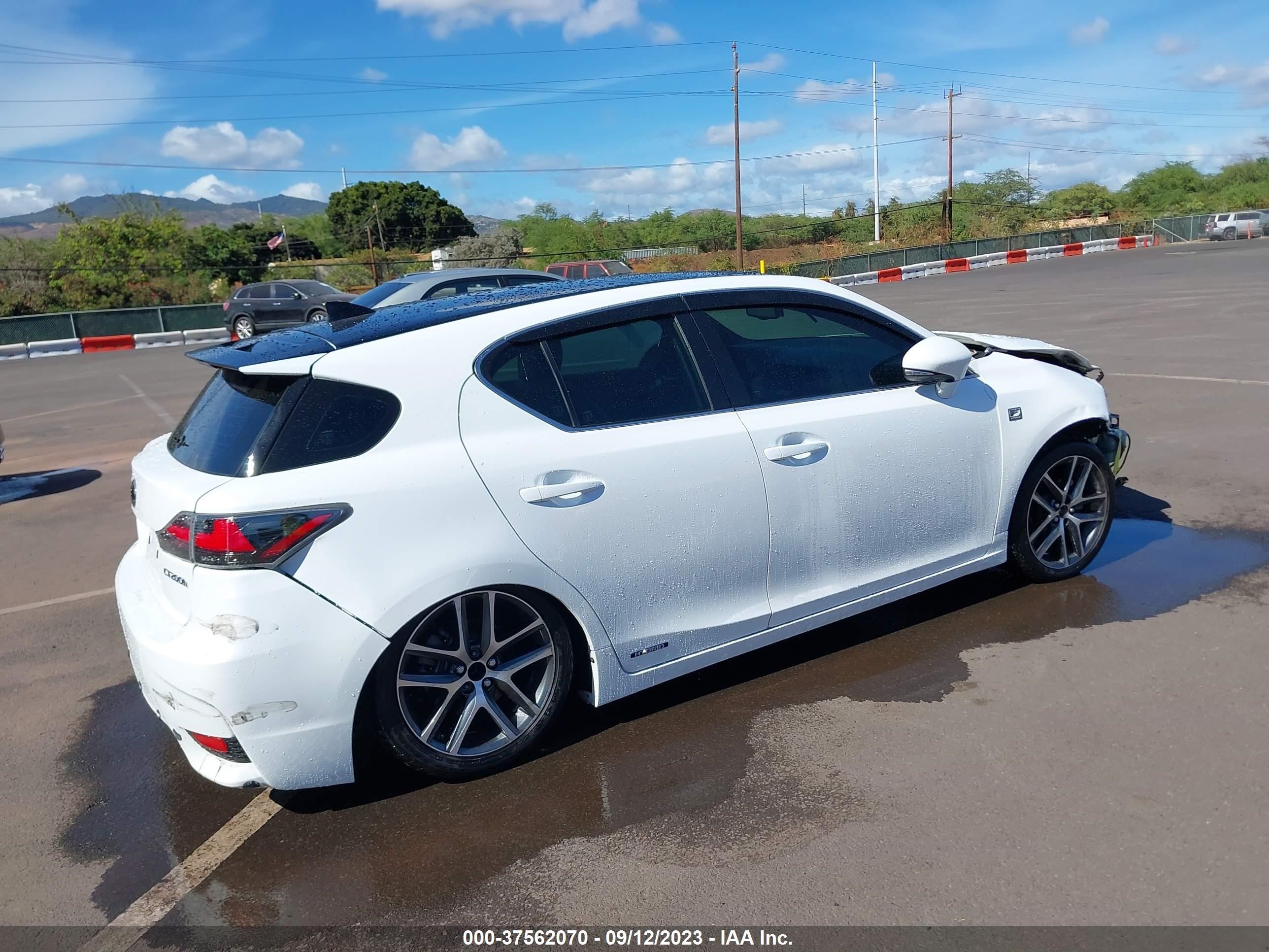 Photo 3 VIN: JTHKD5BH5F2245448 - LEXUS CT 