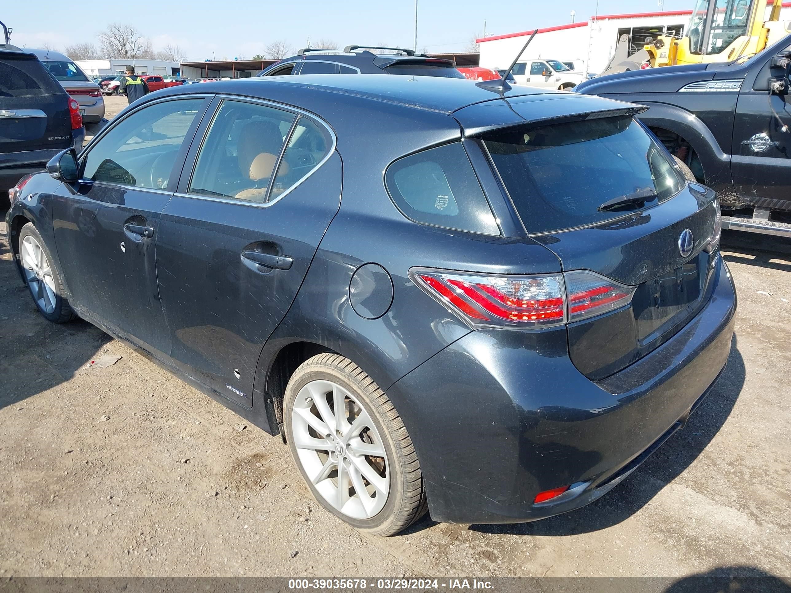 Photo 2 VIN: JTHKD5BH6B2046127 - LEXUS CT 