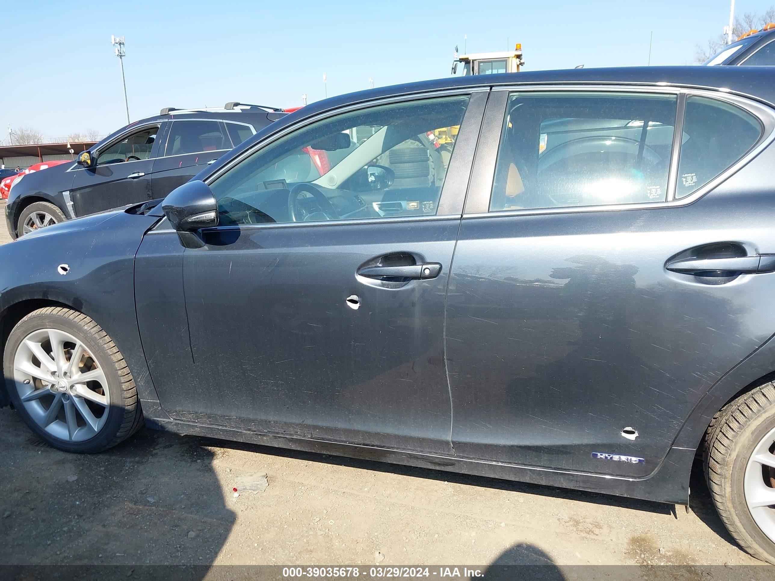 Photo 5 VIN: JTHKD5BH6B2046127 - LEXUS CT 