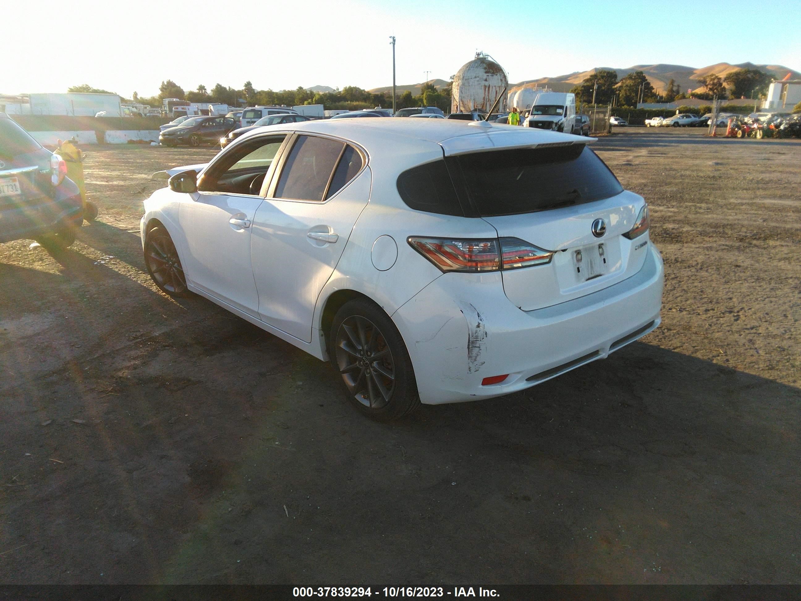 Photo 2 VIN: JTHKD5BH6C2116078 - LEXUS CT 