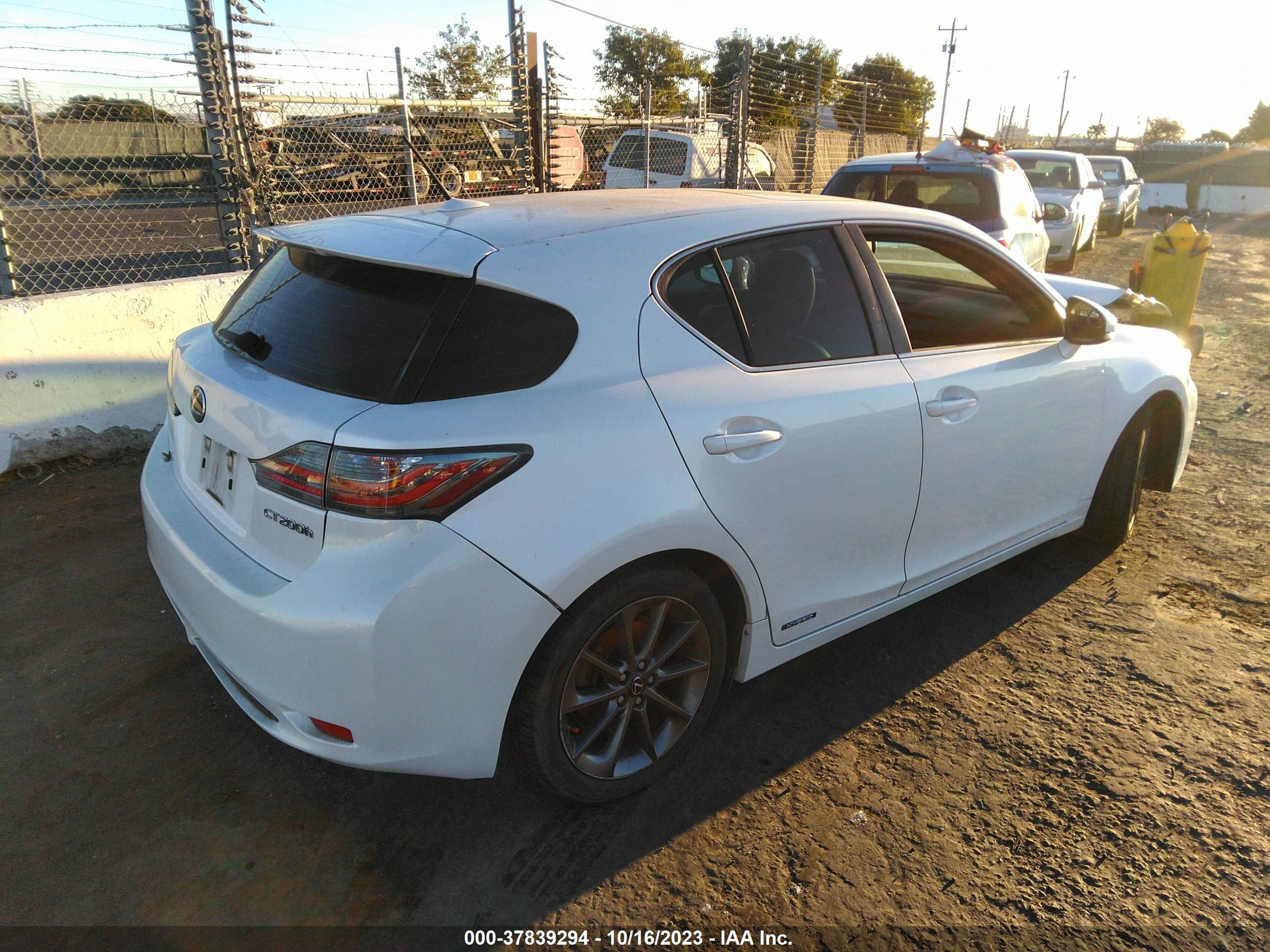 Photo 3 VIN: JTHKD5BH6C2116078 - LEXUS CT 