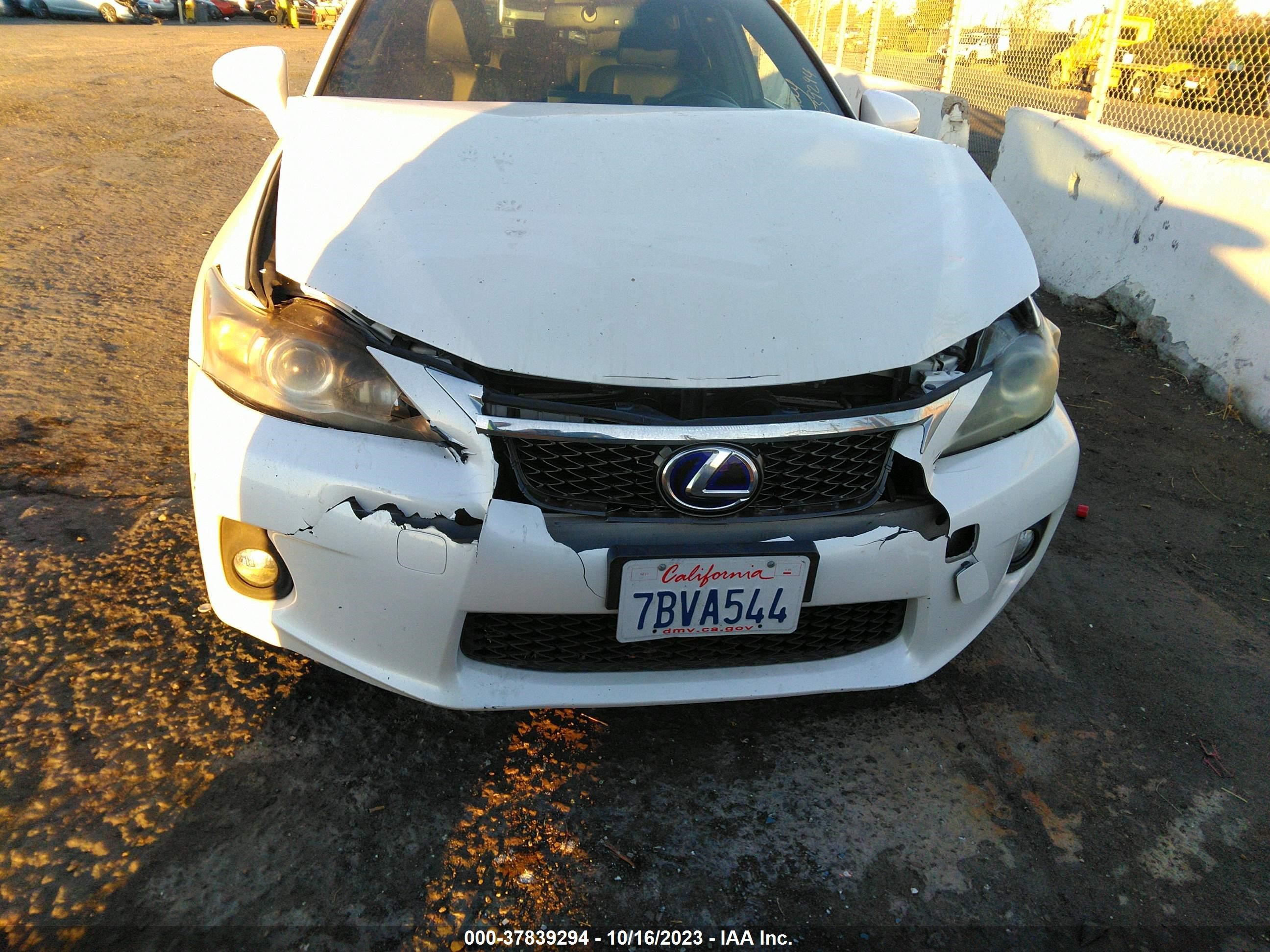 Photo 5 VIN: JTHKD5BH6C2116078 - LEXUS CT 