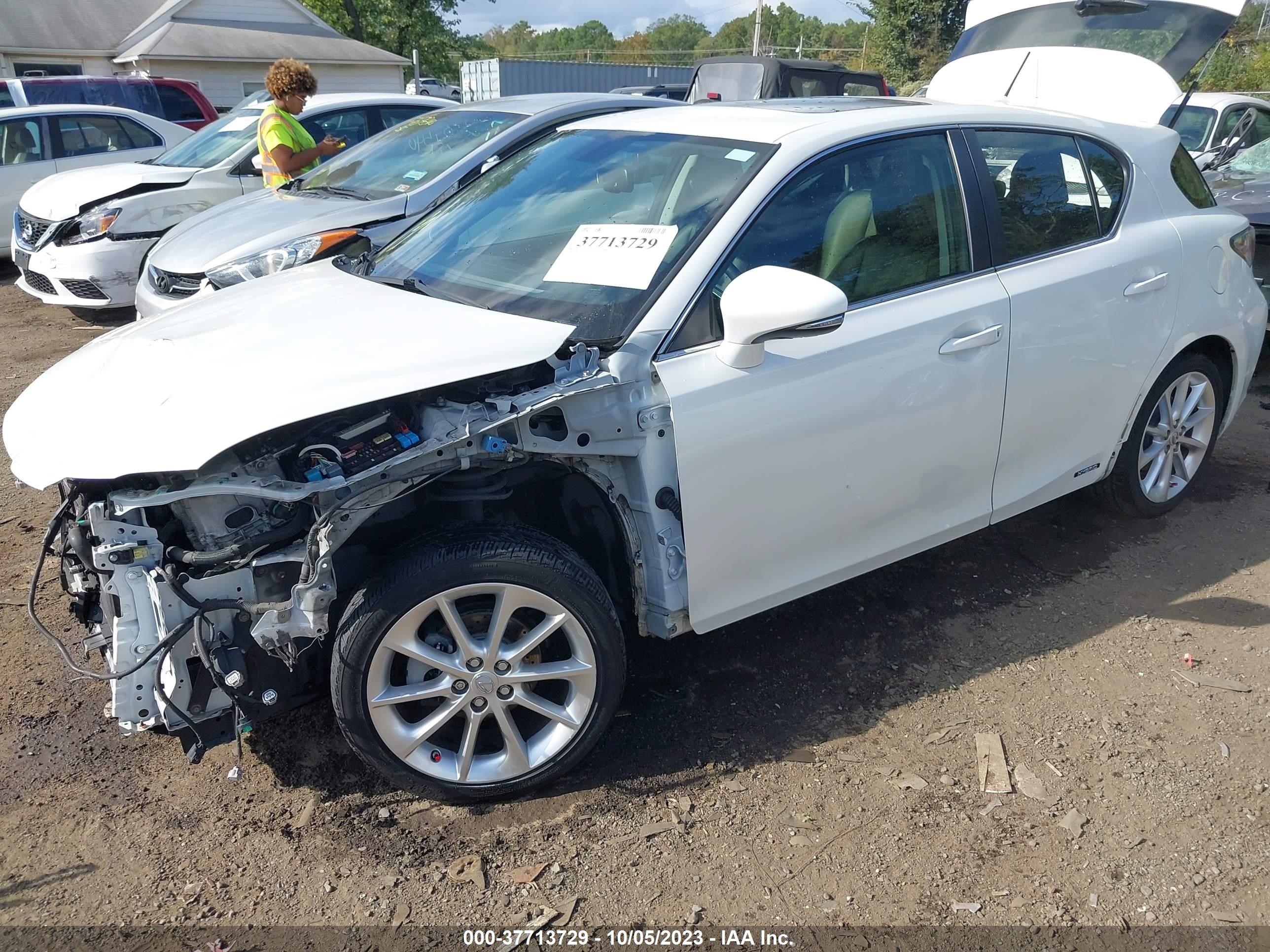 Photo 1 VIN: JTHKD5BH6C2116663 - LEXUS CT 