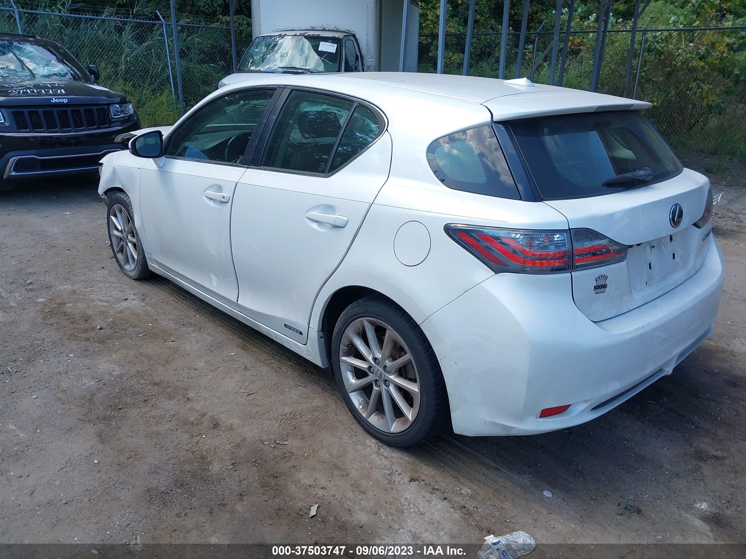 Photo 2 VIN: JTHKD5BH9D2131711 - LEXUS CT 200H 