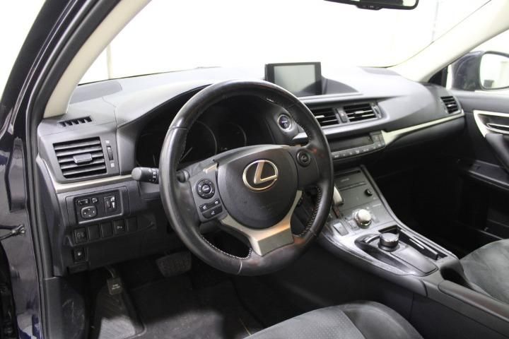 Photo 9 VIN: JTHKD5BHX02337808 - LEXUS CT-SERIES HATCHBACK 