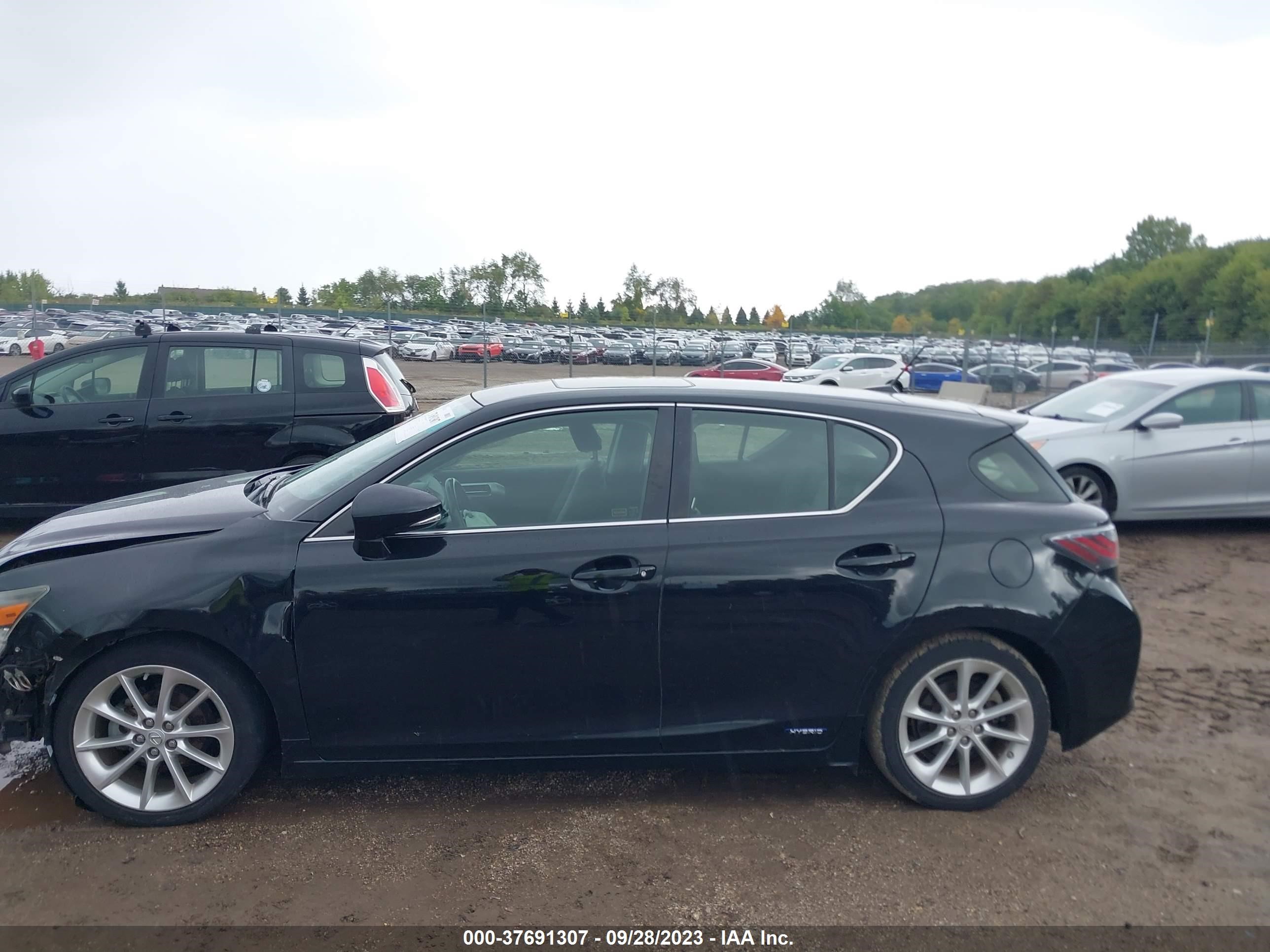 Photo 12 VIN: JTHKD5BHXC2115371 - LEXUS CT 