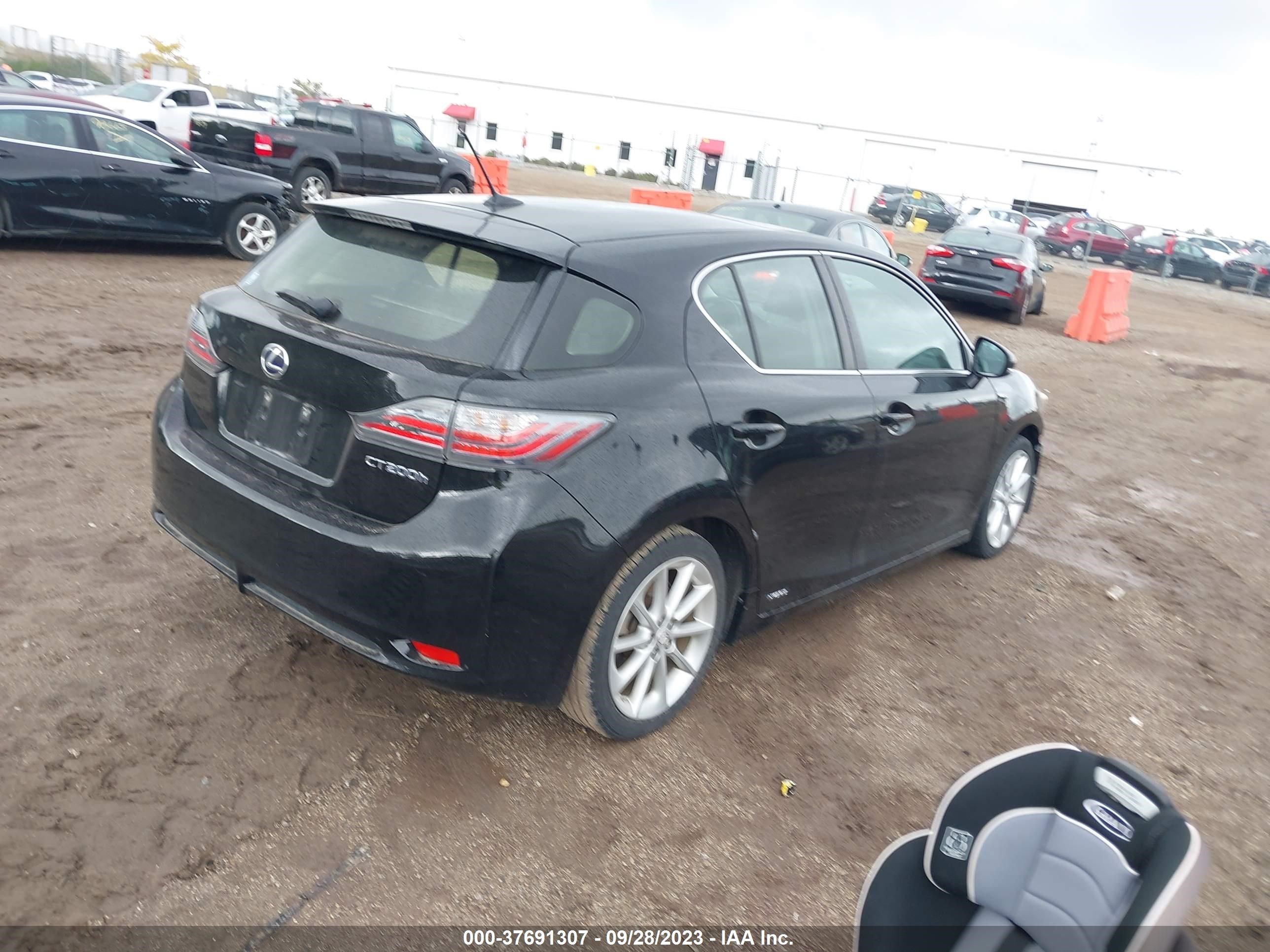 Photo 3 VIN: JTHKD5BHXC2115371 - LEXUS CT 