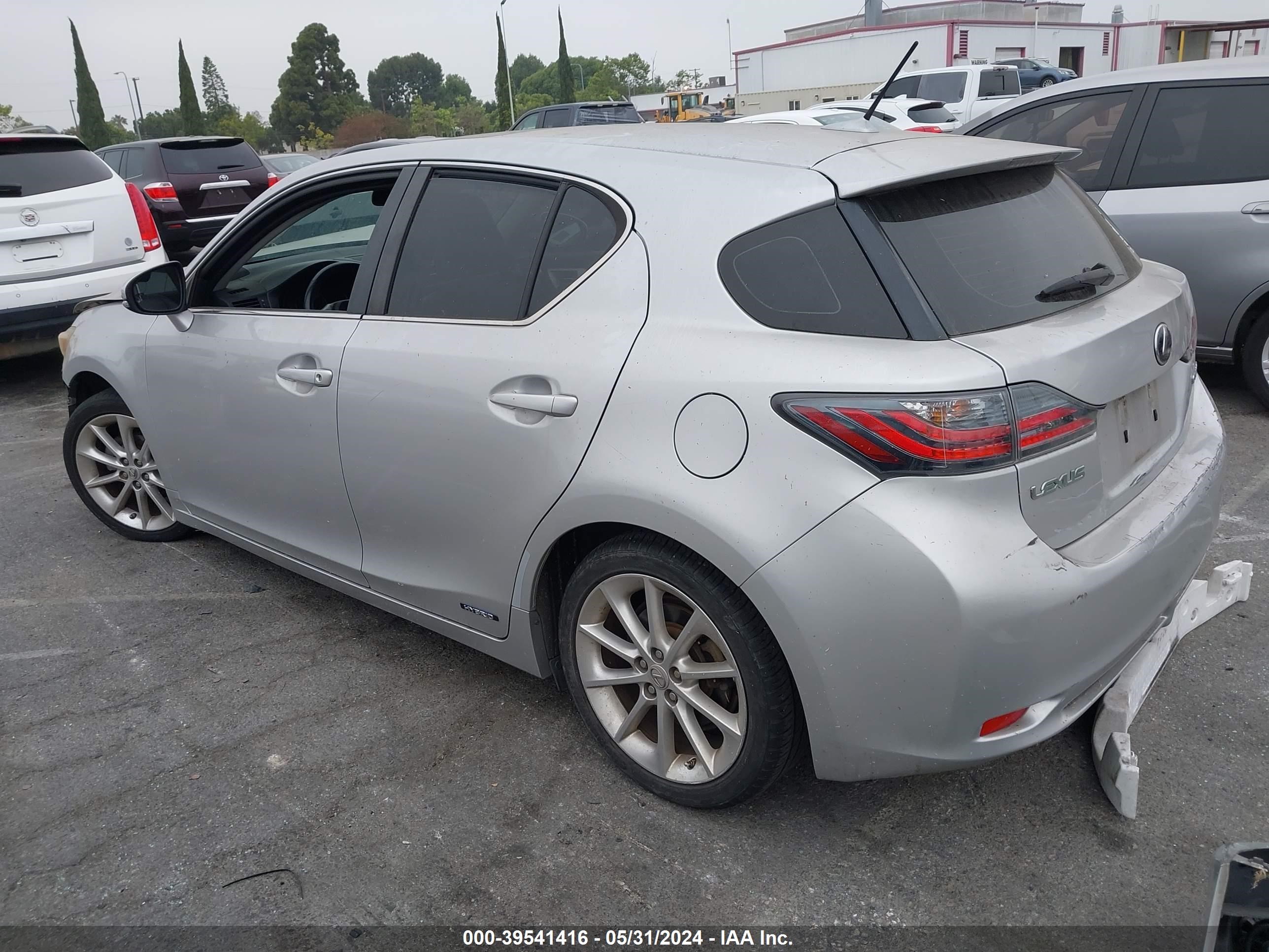 Photo 2 VIN: JTHKD5BHXC2120831 - LEXUS CT 