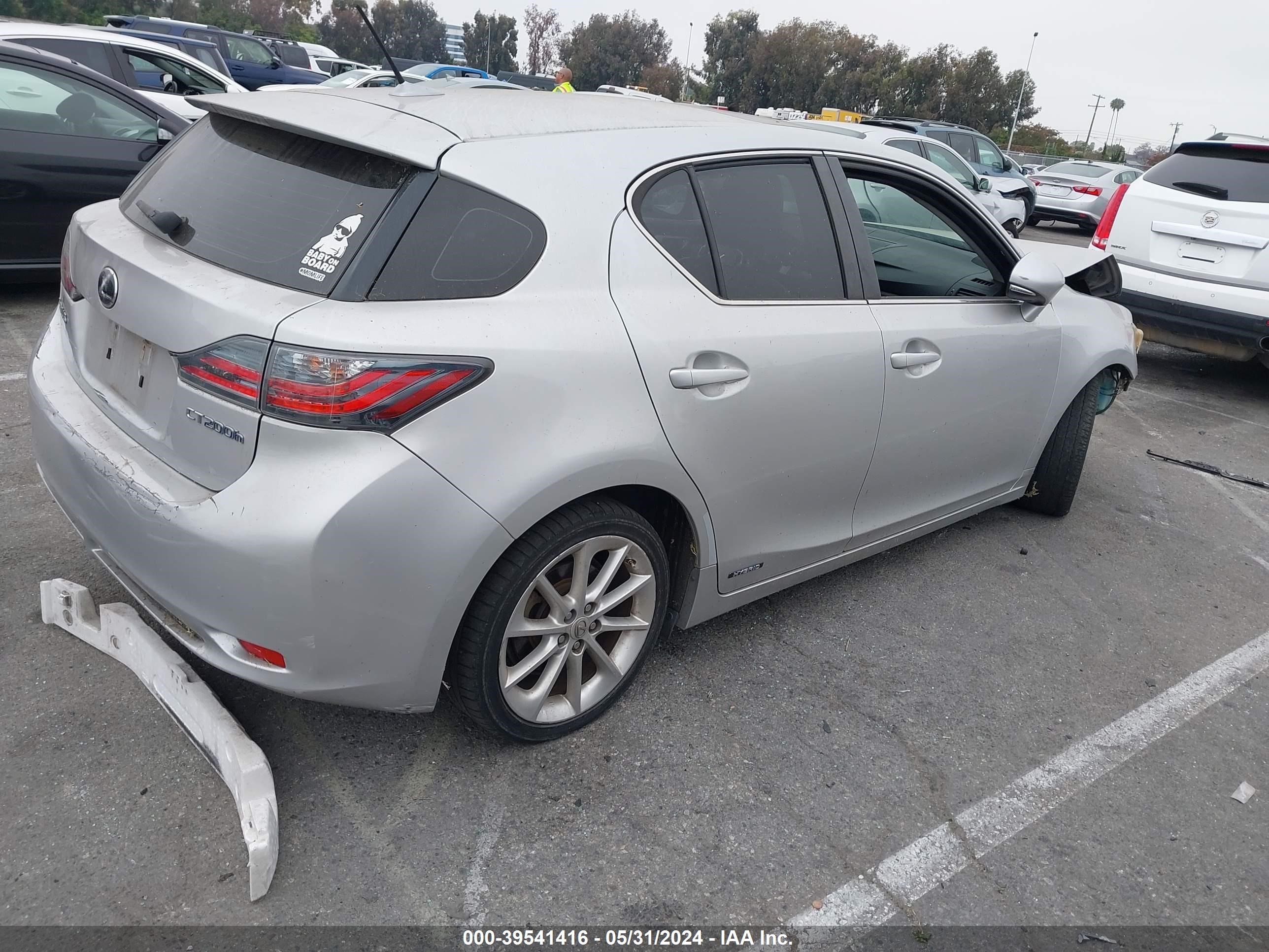 Photo 3 VIN: JTHKD5BHXC2120831 - LEXUS CT 