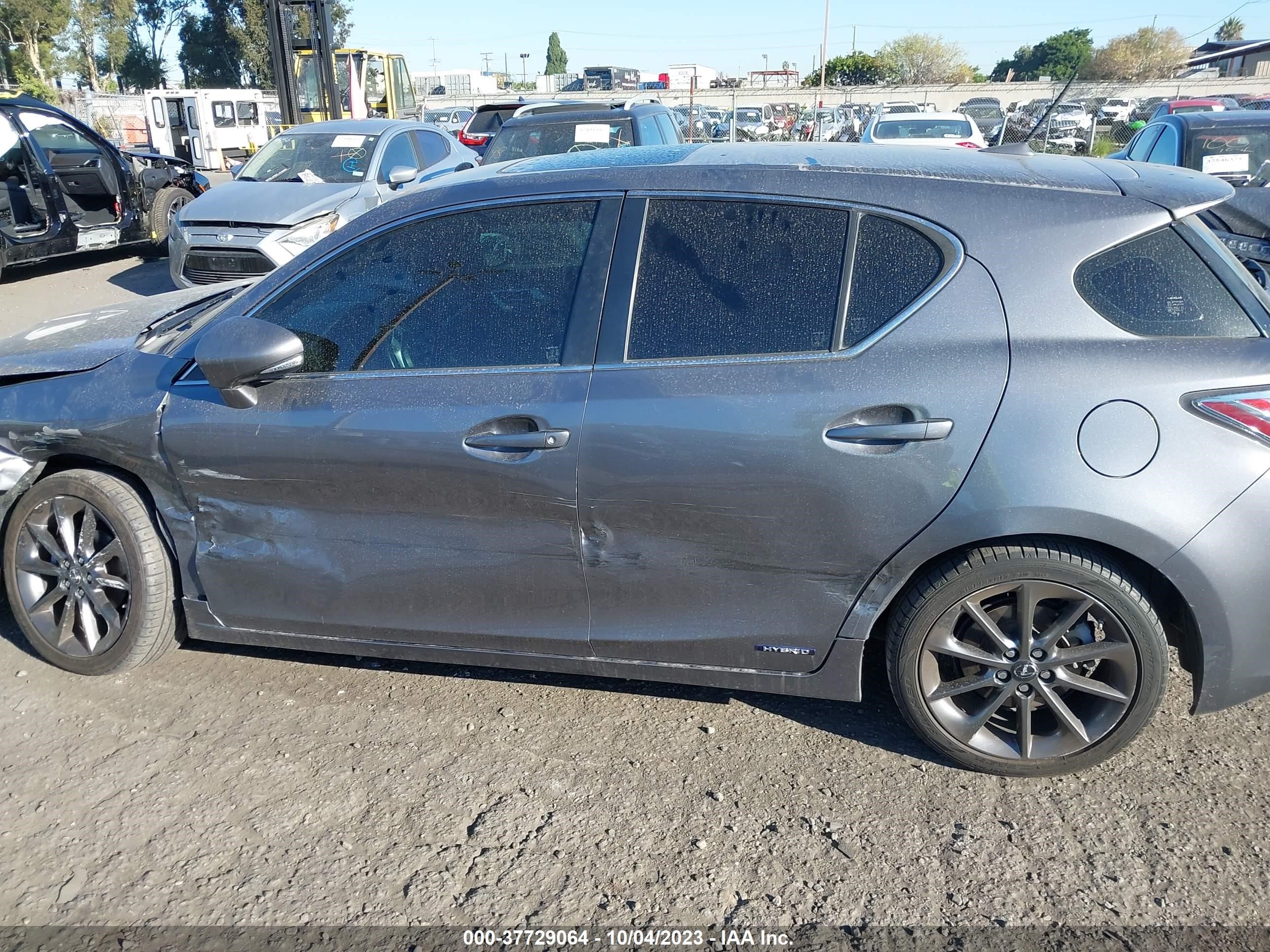 Photo 14 VIN: JTHKD5BHXD2126694 - LEXUS CT 