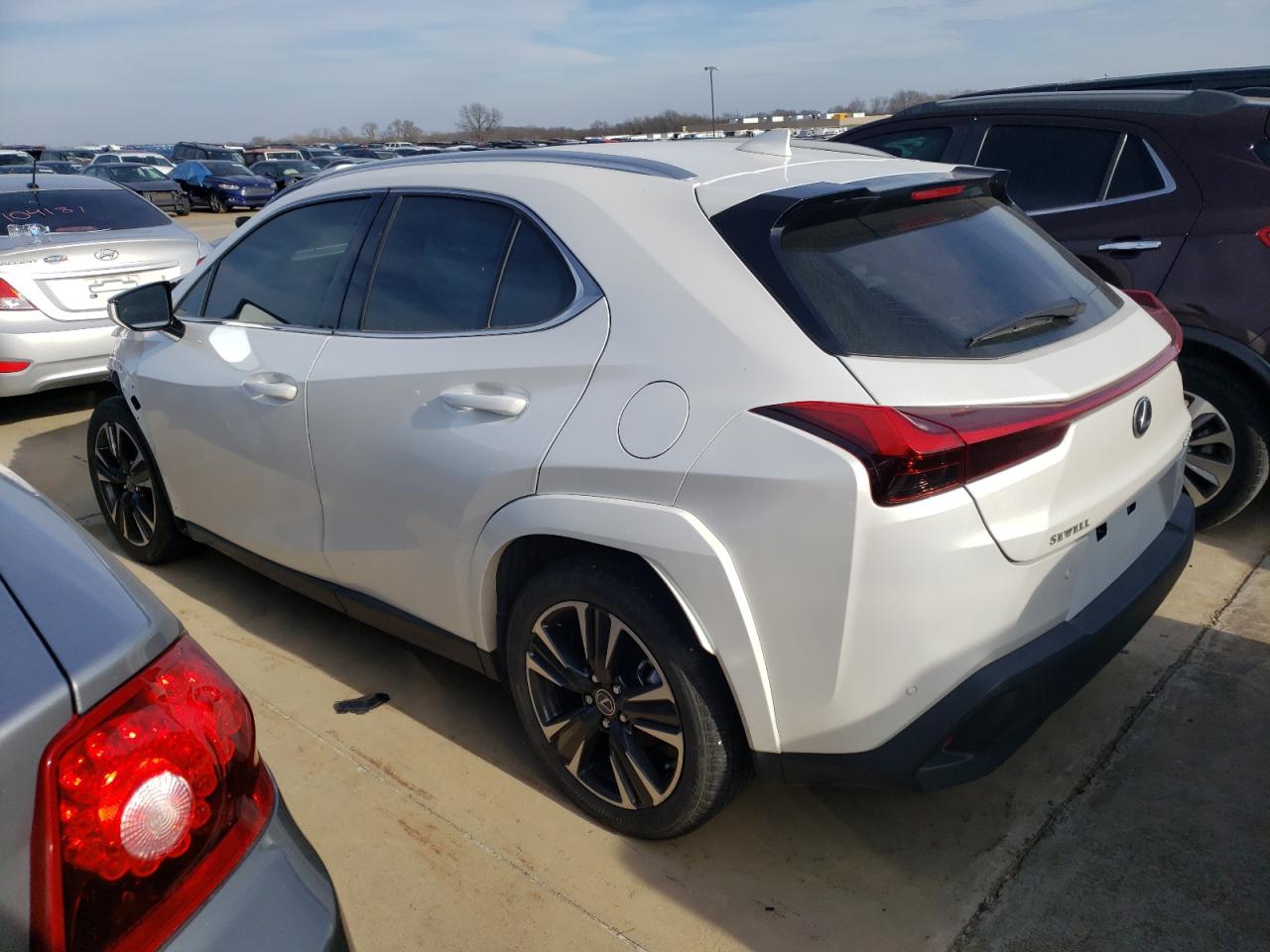 Photo 2 VIN: JTHP3JBH2N2046373 - LEXUS UX 