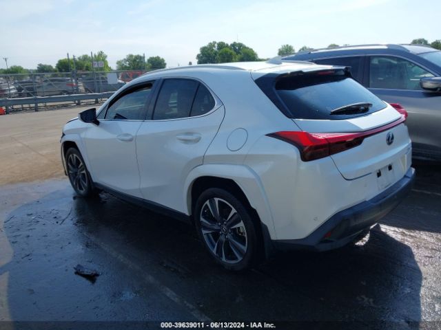 Photo 2 VIN: JTHP3JBH7N2047759 - LEXUS UX 