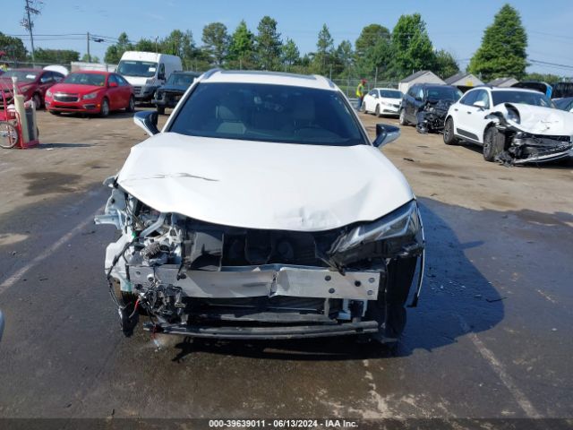 Photo 5 VIN: JTHP3JBH7N2047759 - LEXUS UX 