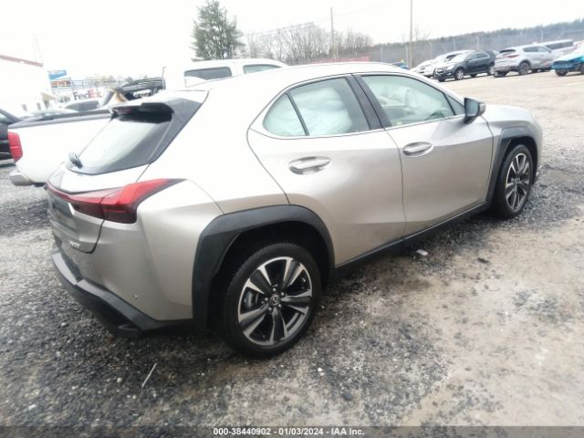 Photo 3 VIN: JTHP3JBH8L2023791 - LEXUS UX 200 