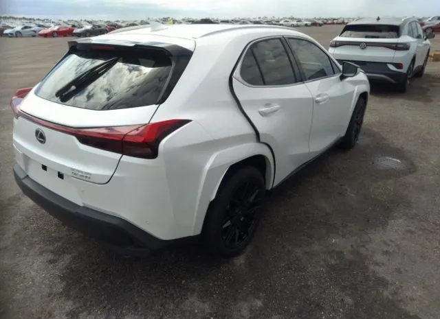 Photo 3 VIN: JTHP3JBH8N2050234 - LEXUS UX 