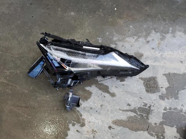 Photo 11 VIN: JTHP3JBH8N2051948 - LEXUS UX 200 BAS 