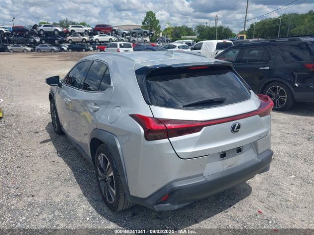 Photo 2 VIN: JTHP3JBHXL2024019 - LEXUS UX 