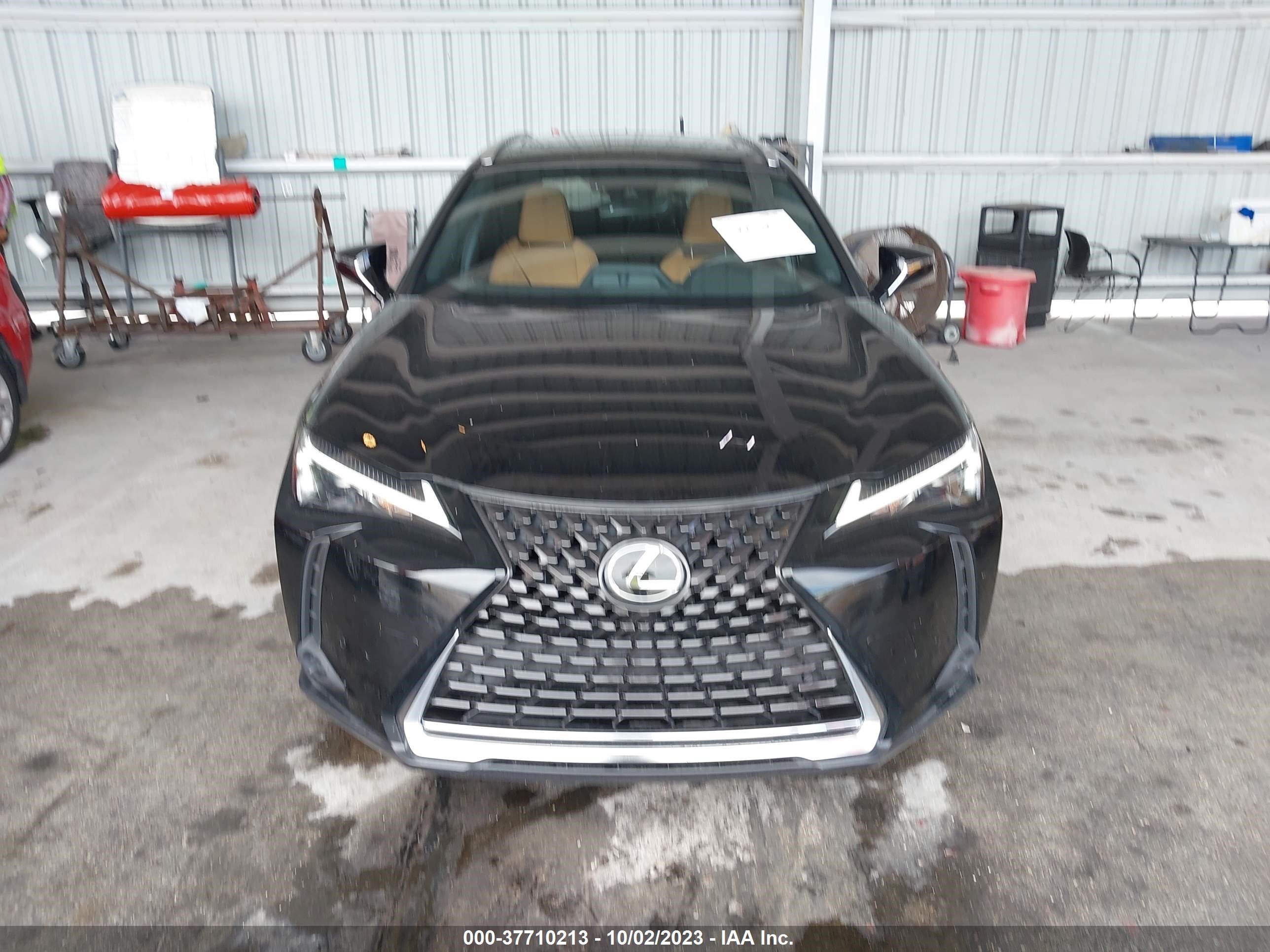 Photo 11 VIN: JTHP6JBH7P2152358 - LEXUS UX 