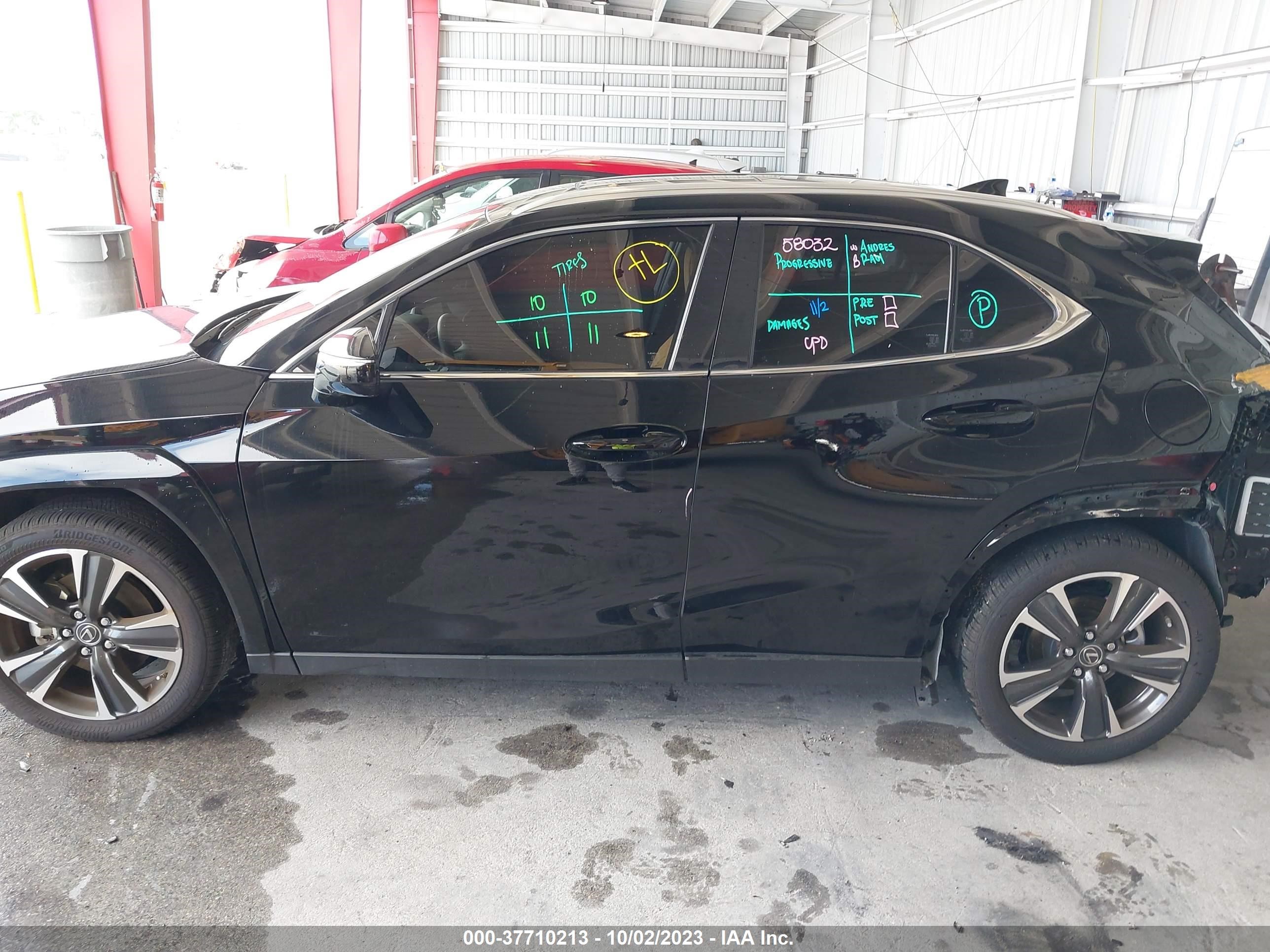 Photo 13 VIN: JTHP6JBH7P2152358 - LEXUS UX 