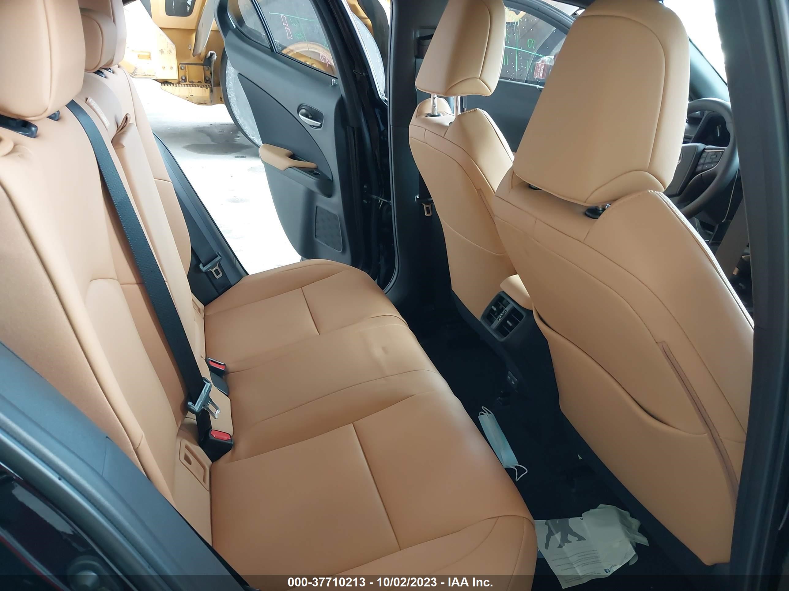 Photo 7 VIN: JTHP6JBH7P2152358 - LEXUS UX 