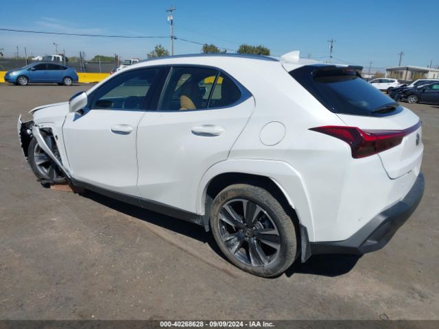 Photo 2 VIN: JTHP6JBH7R2173357 - LEXUS UX 