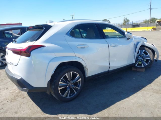 Photo 3 VIN: JTHP6JBH7R2173357 - LEXUS UX 