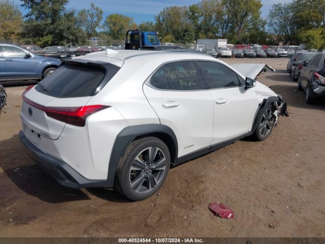 Photo 3 VIN: JTHP9JBH0L2033830 - LEXUS UX 