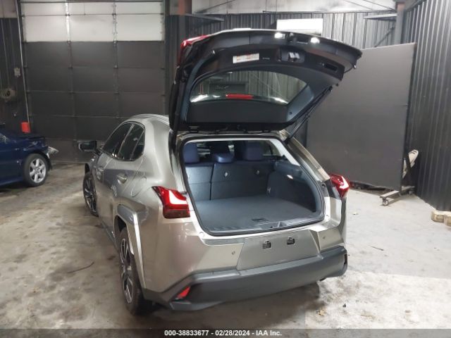 Photo 2 VIN: JTHP9JBH0N2063249 - LEXUS UX 250H 